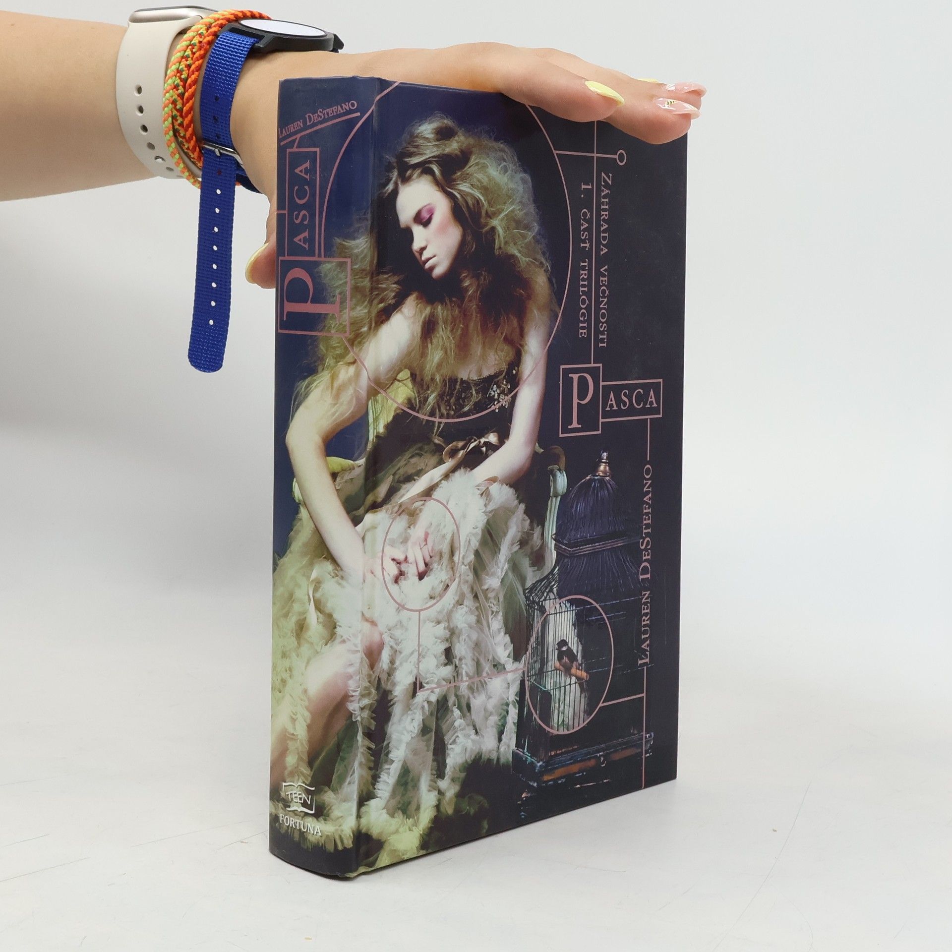 Lauren DeStefano Záhrada večnosti. Pasca