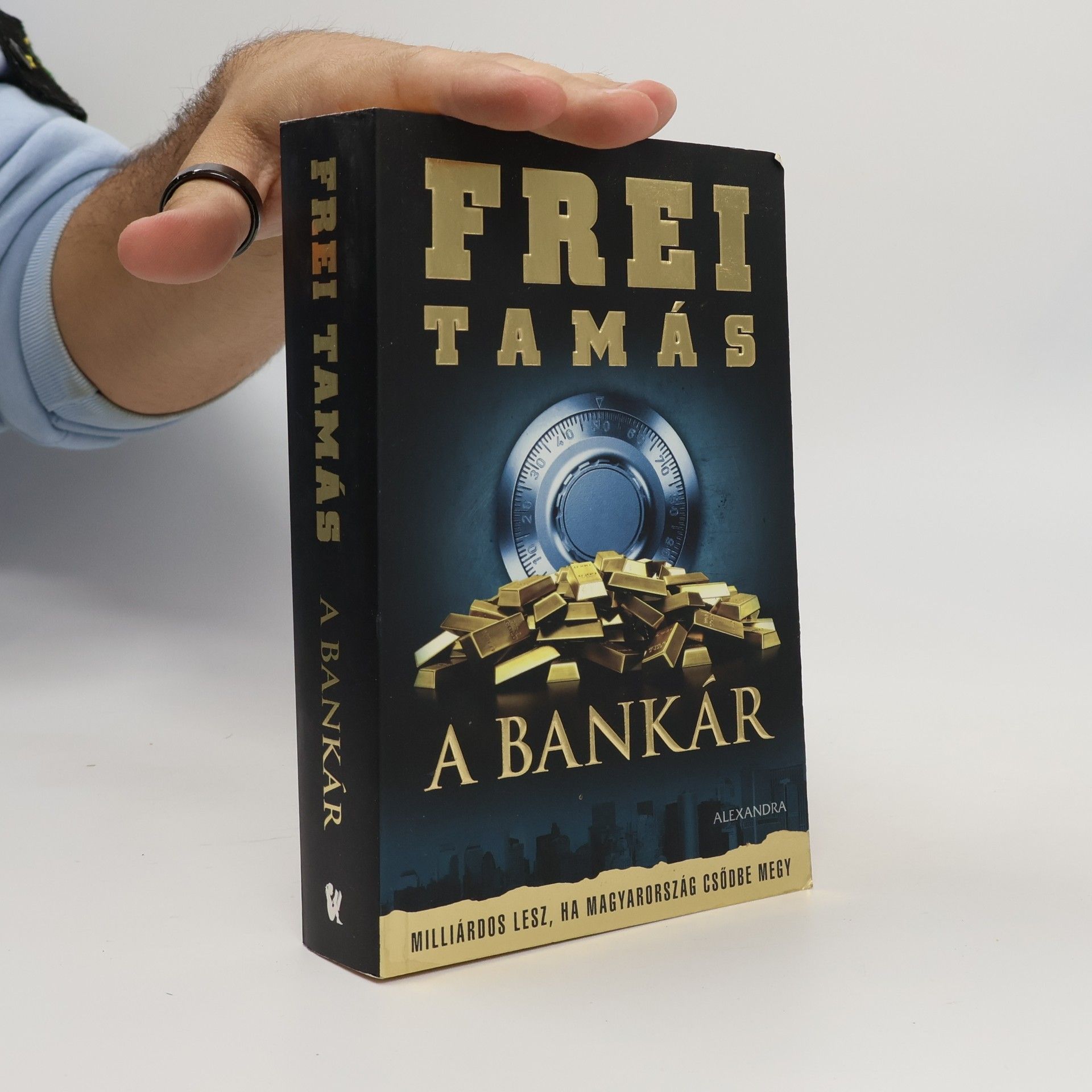 Tamás Frei A Bankár