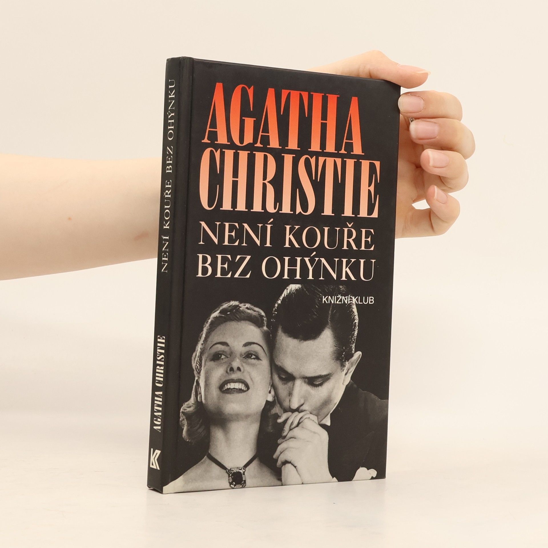 Agatha Christie Není kouře bez ohýnku