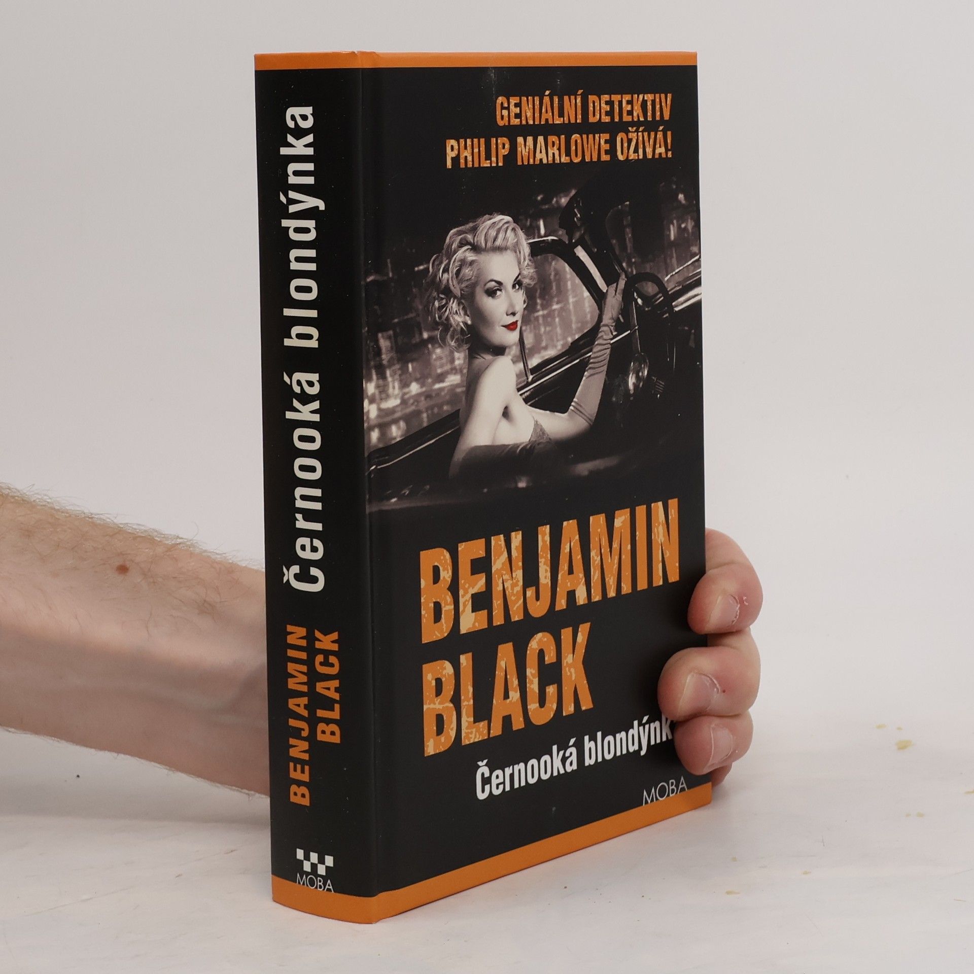 John Banville Černooká blondýnka