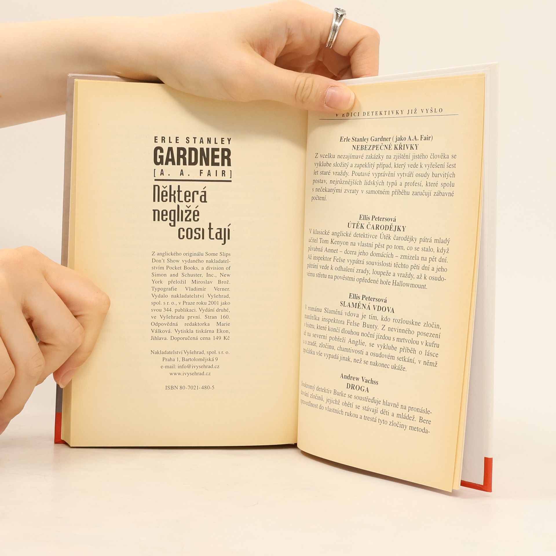 Erle Stanley Gardner Některá negližé cosi tají