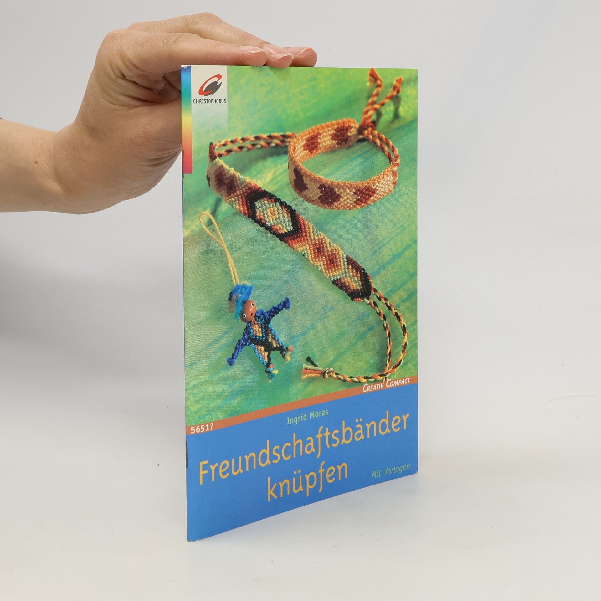 Ingrid Moras Freundschaftsbänder knüpfen