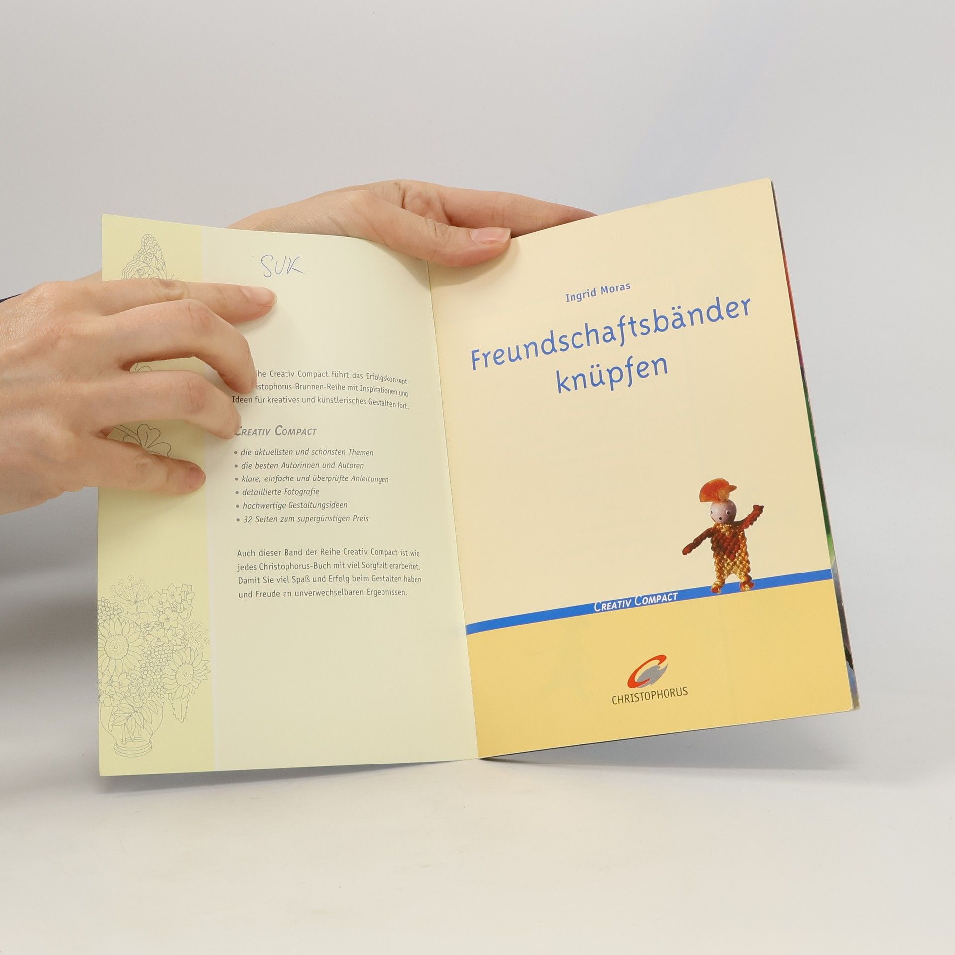 Ingrid Moras Freundschaftsbänder knüpfen