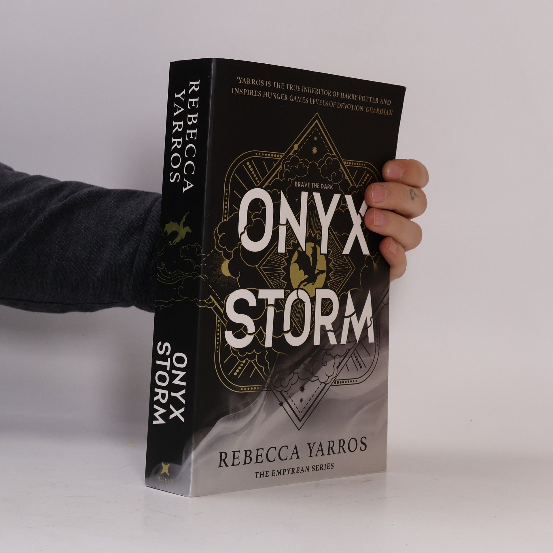 Rebecca Yarros Onyx Storm