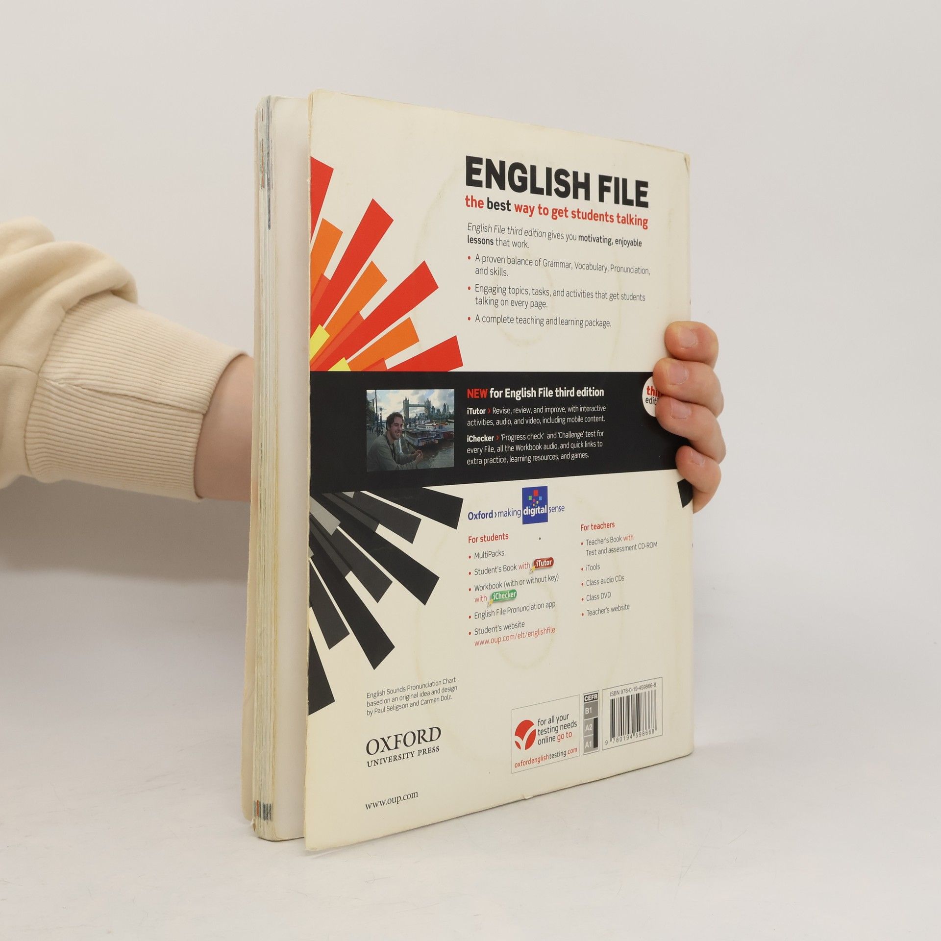 Christina Latham-Koenig English file : elementary student's book A