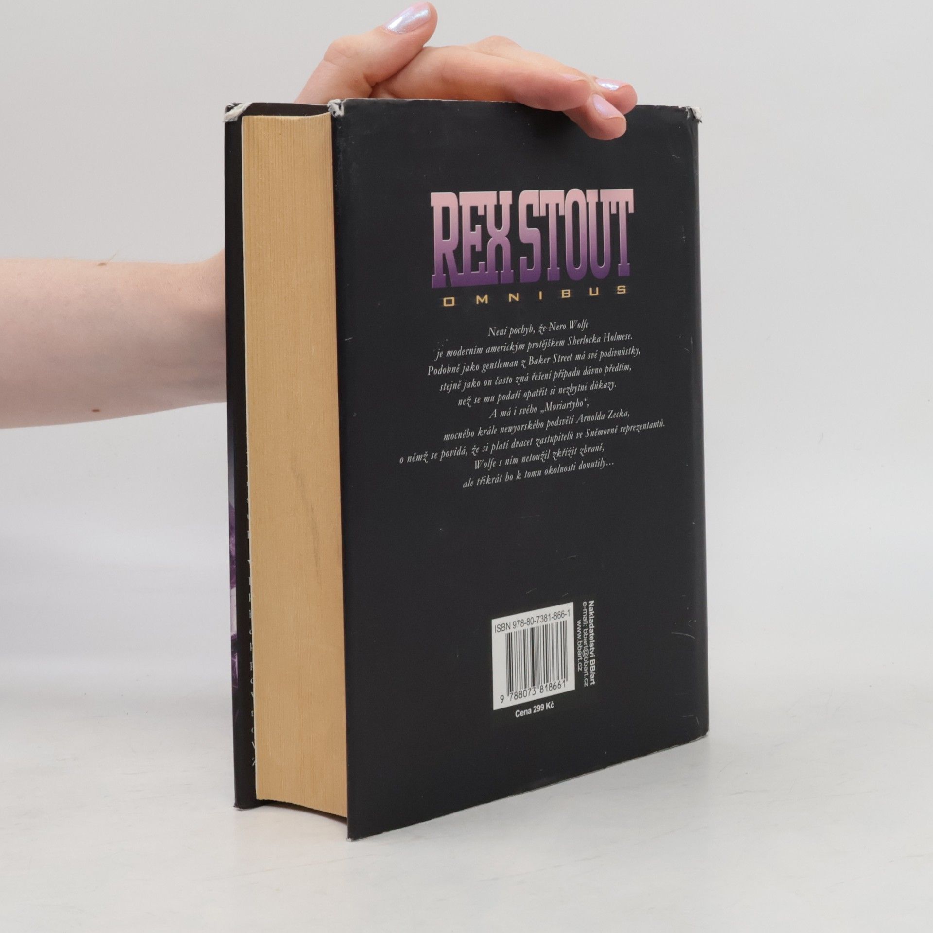 Rex Stout Úsměv sluší zločincům. Dvojí přiznání. V nejlepších rodinách.