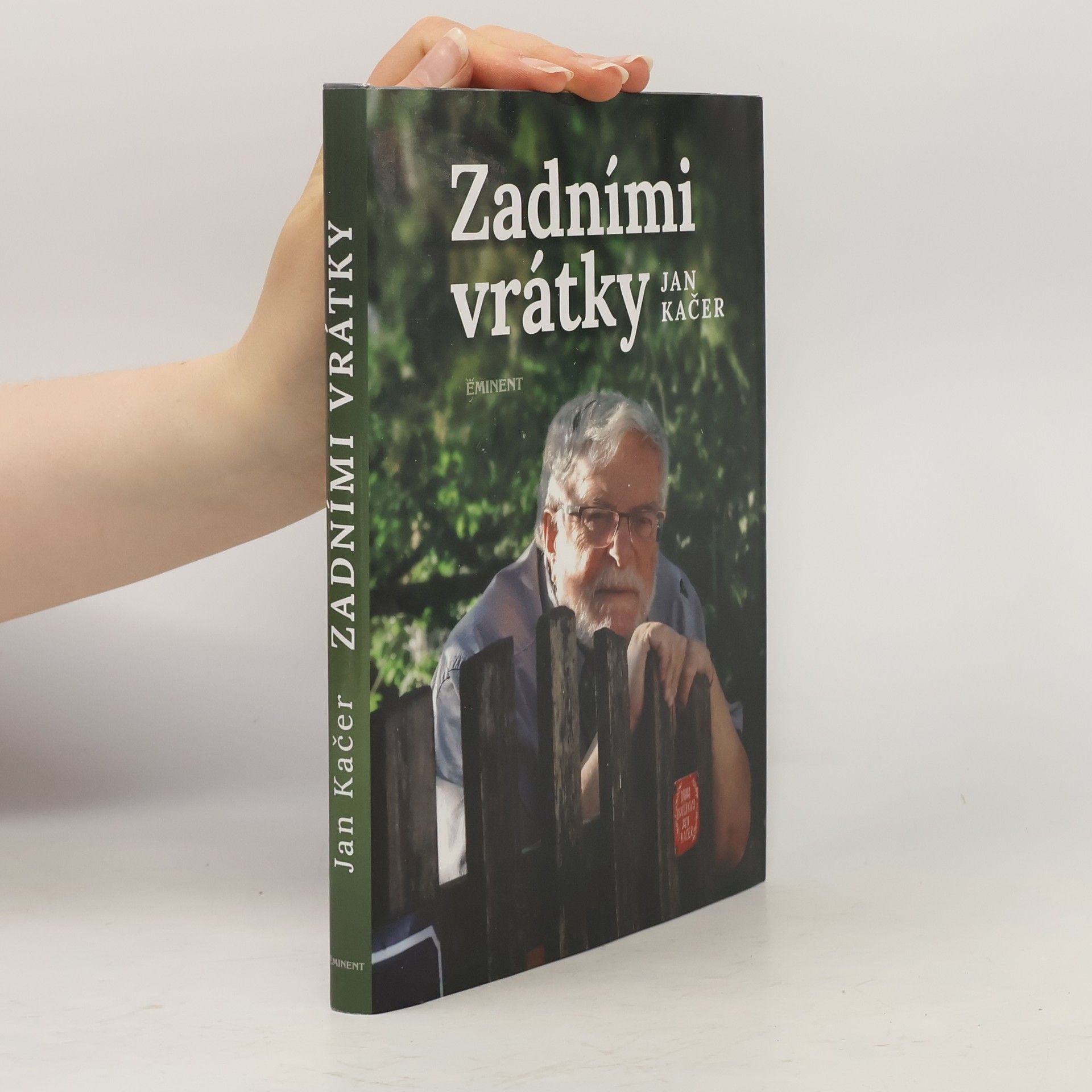 Jan Kačer Zadními vrátky