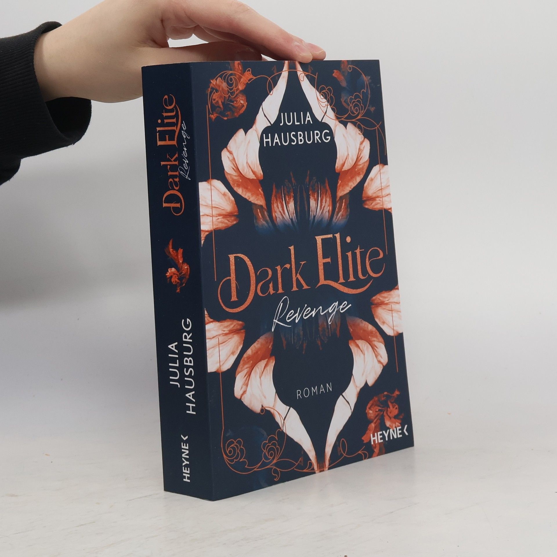 Julia Hausburg Dark Elite – Revenge