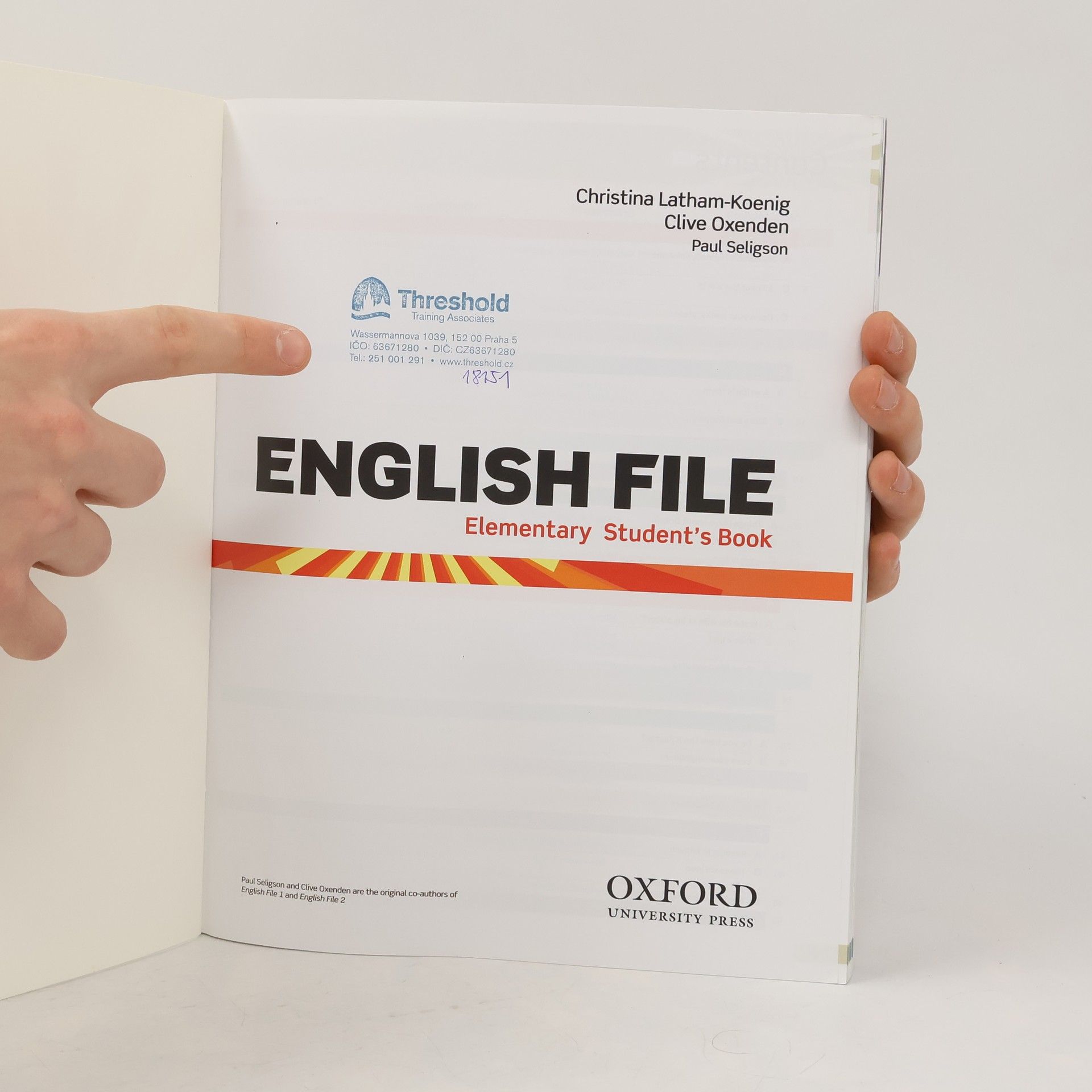 Christina Latham-Koenig English file : Elementary. Student's book