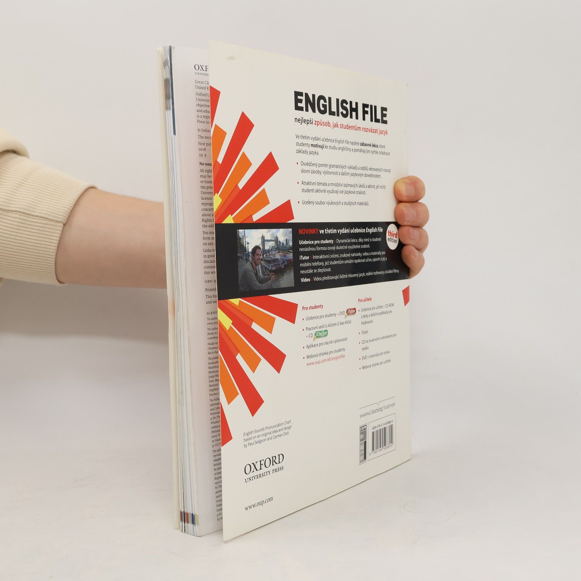 Christina Latham-Koenig English file : Elementary. Student's book
