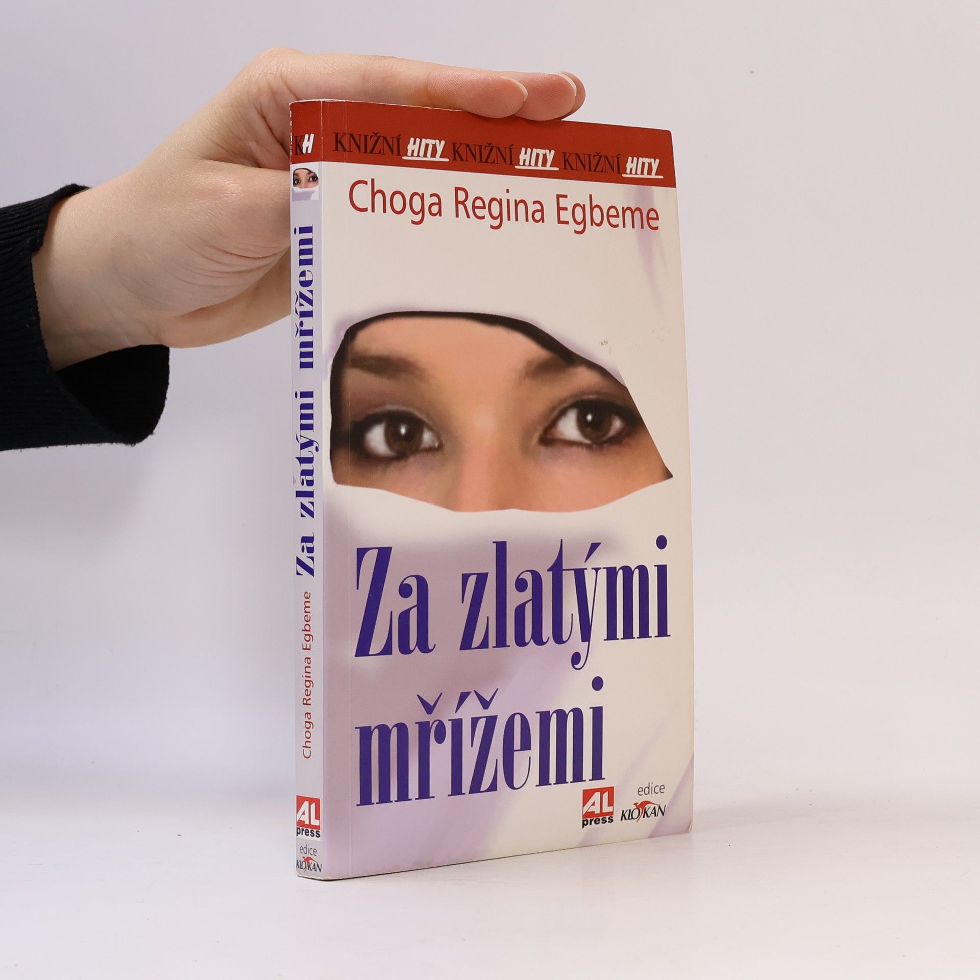 Choga Regina Egbeme Za zlatými mřížemi