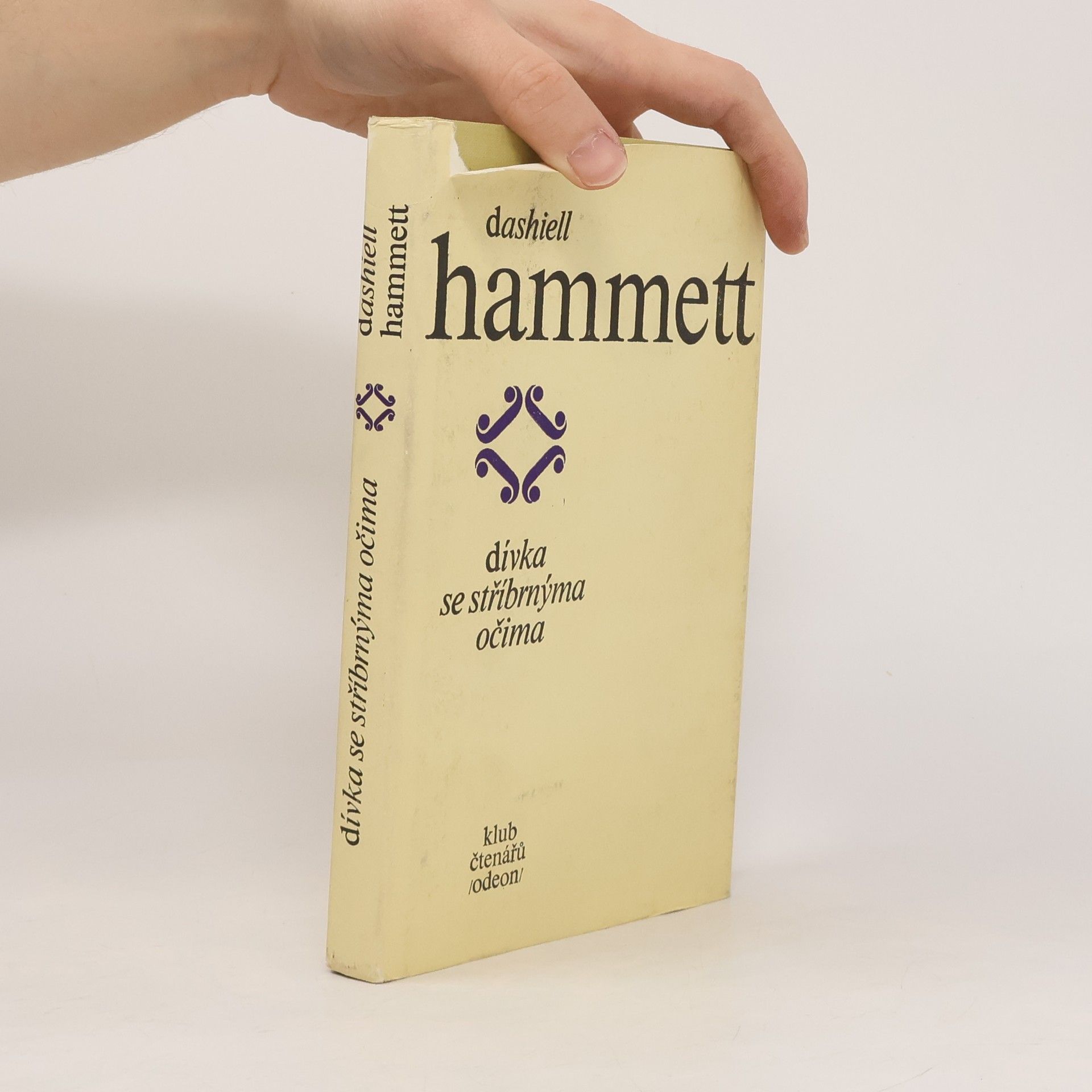 Dashiell Hammett Dívka se stříbrnýma očima