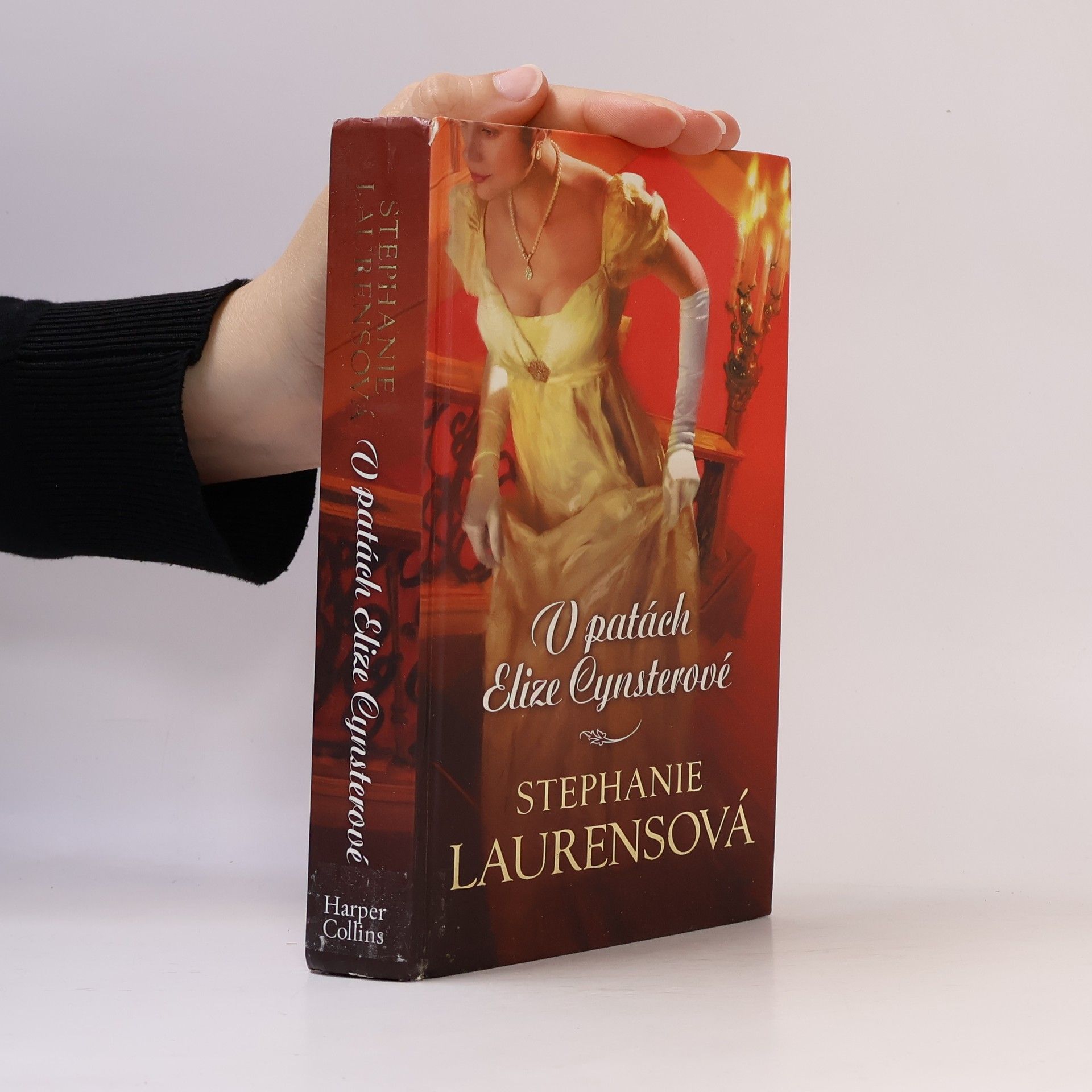 Stephanie Laurensová V patách Elize Cynsterové