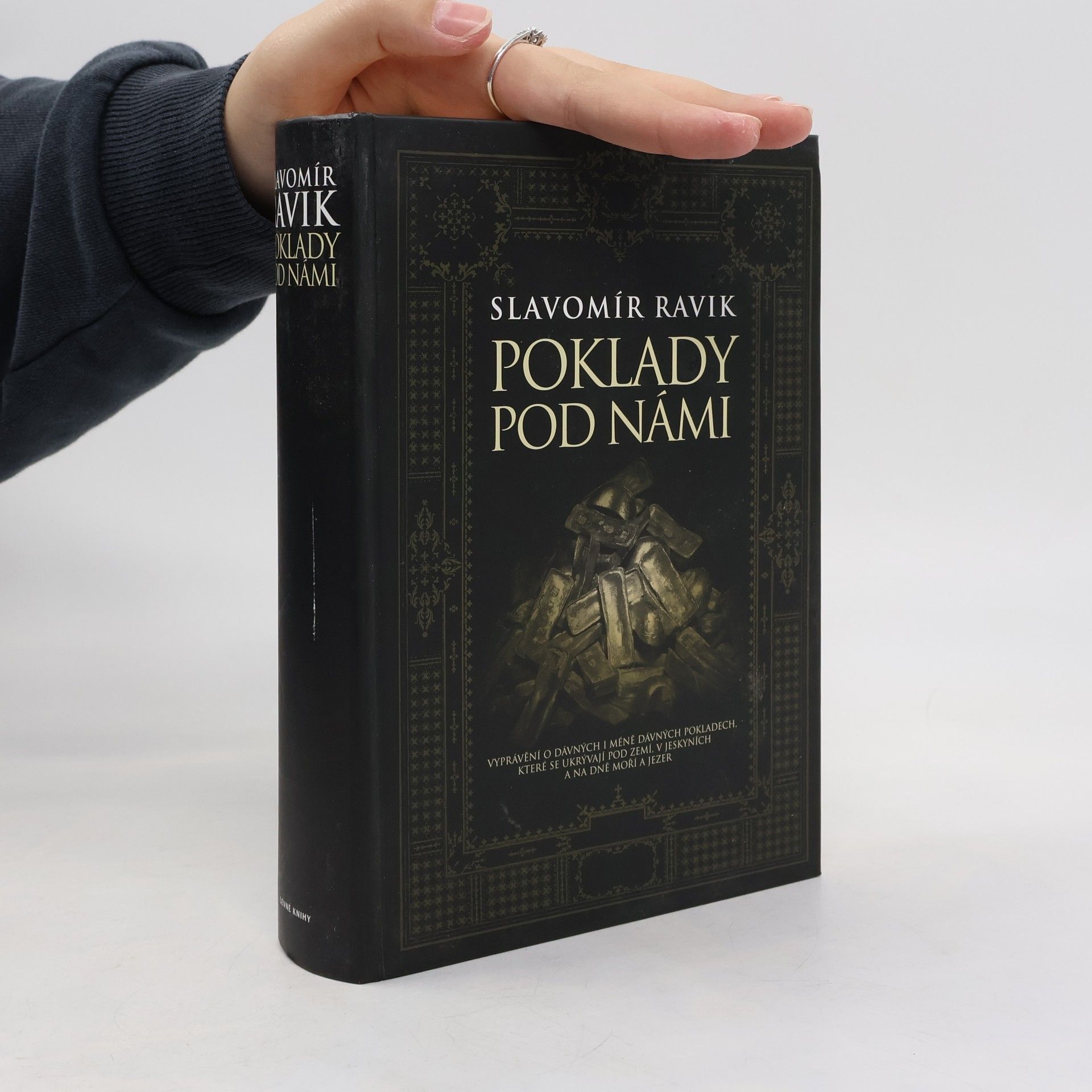 Slavomír Ravik Poklady pod námi