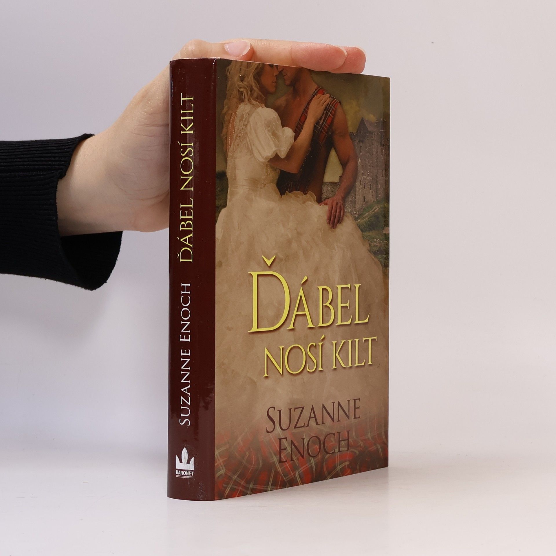 Suzanne Enoch Ďábel nosí kilt