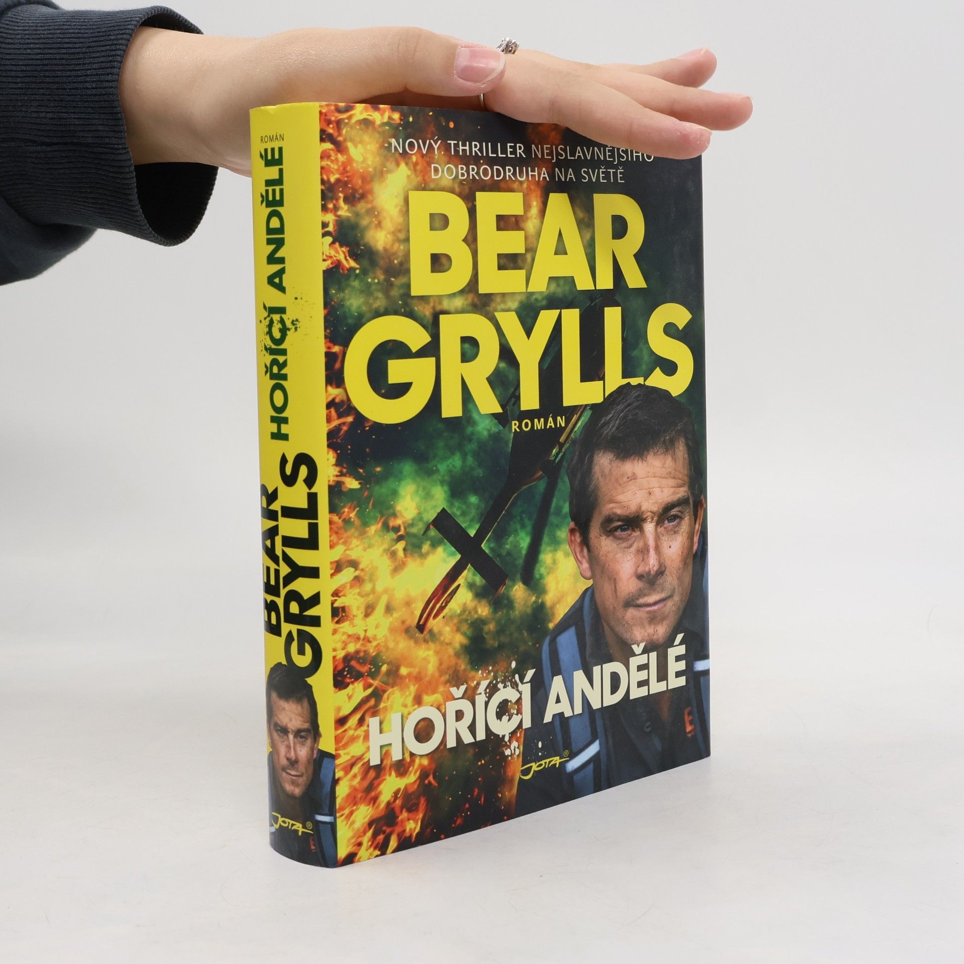 Bear Grylls Hořící andělé