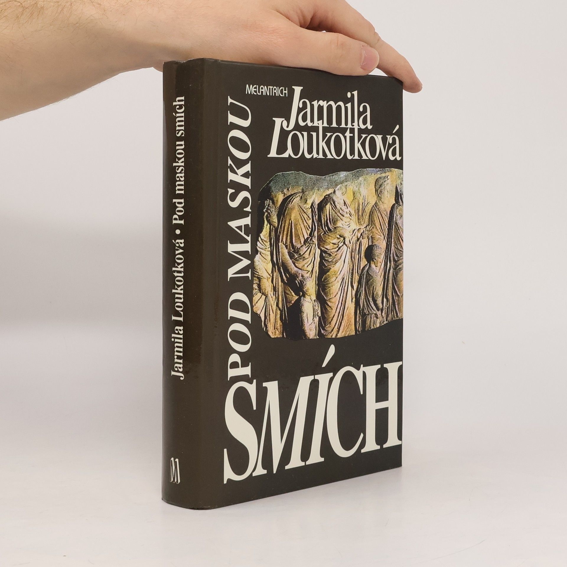 Jarmila Loukotková Pod maskou smích
