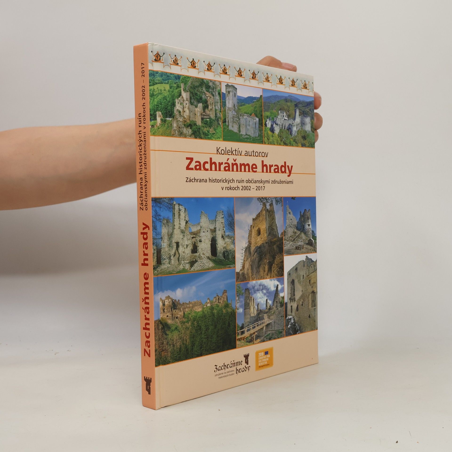 Autorenkollektiv Zachráňme hrady