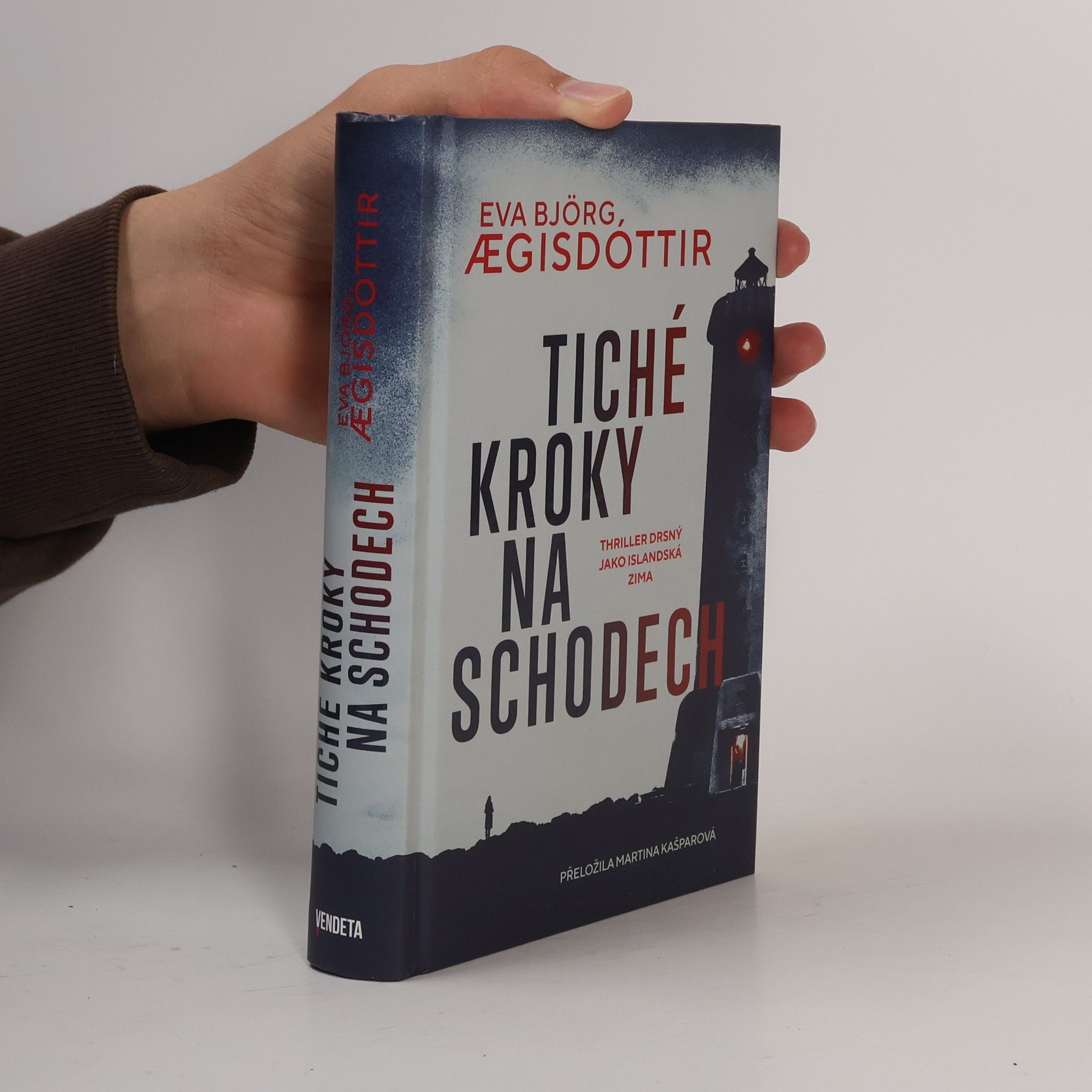 Eva Bjorg Ægisdóttir Tiché kroky na schodech