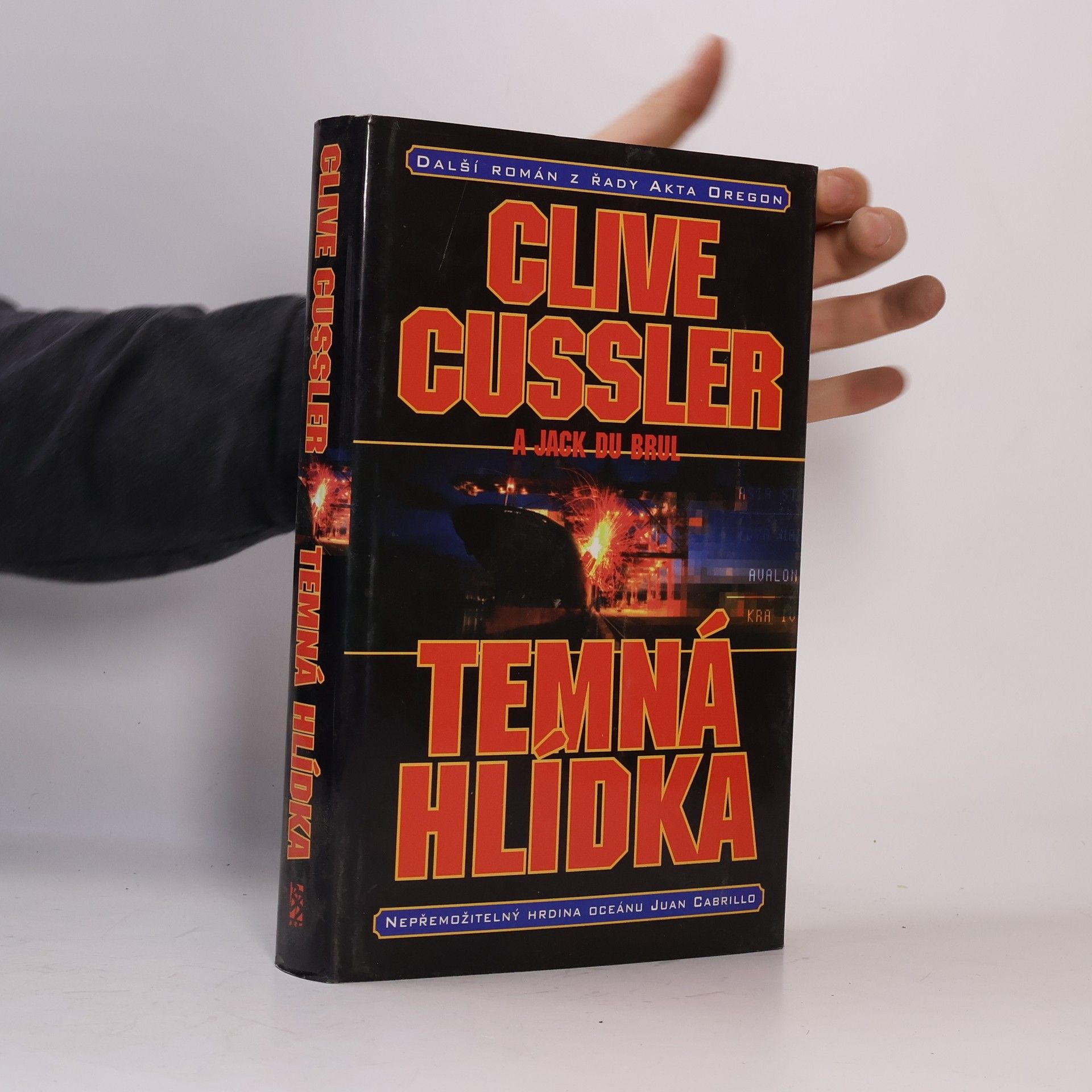 Clive Cussler Temná hlídka: Třetí román ze série Akta Oregon