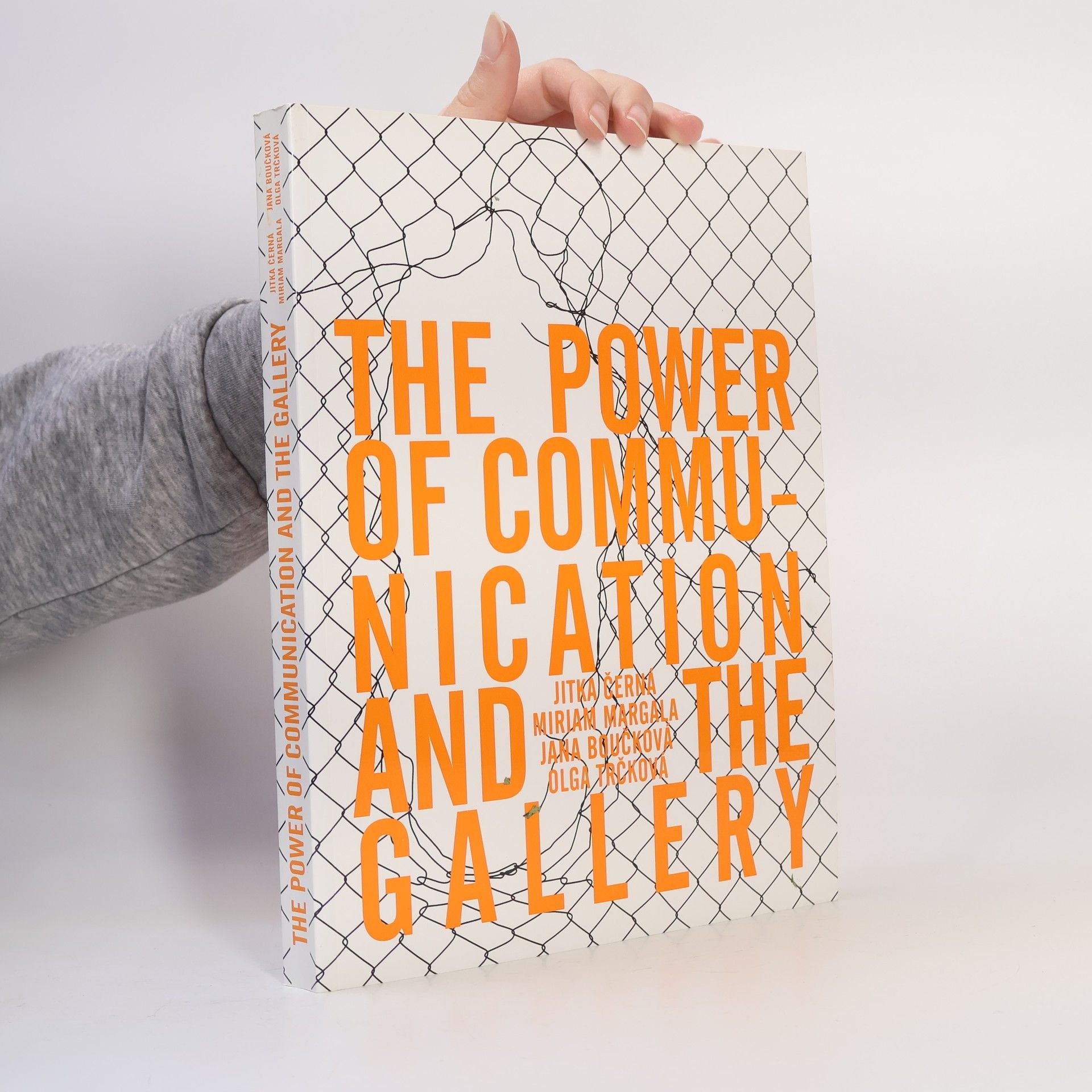 The power of communication and the gallery