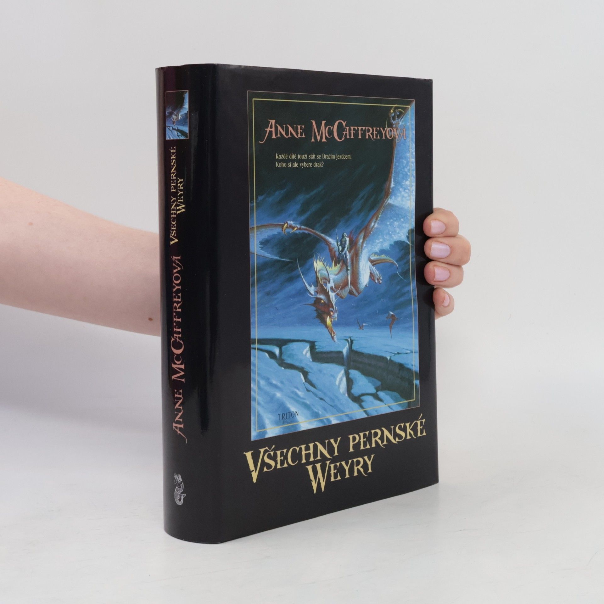 Anne McCaffrey Všechny pernské Weyry