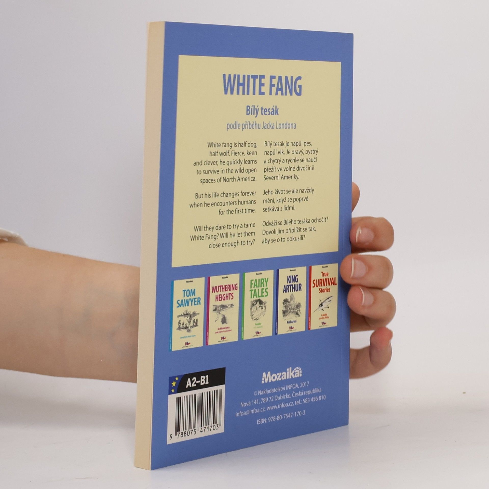 Caroline Castle White fang. Bílý tesák
