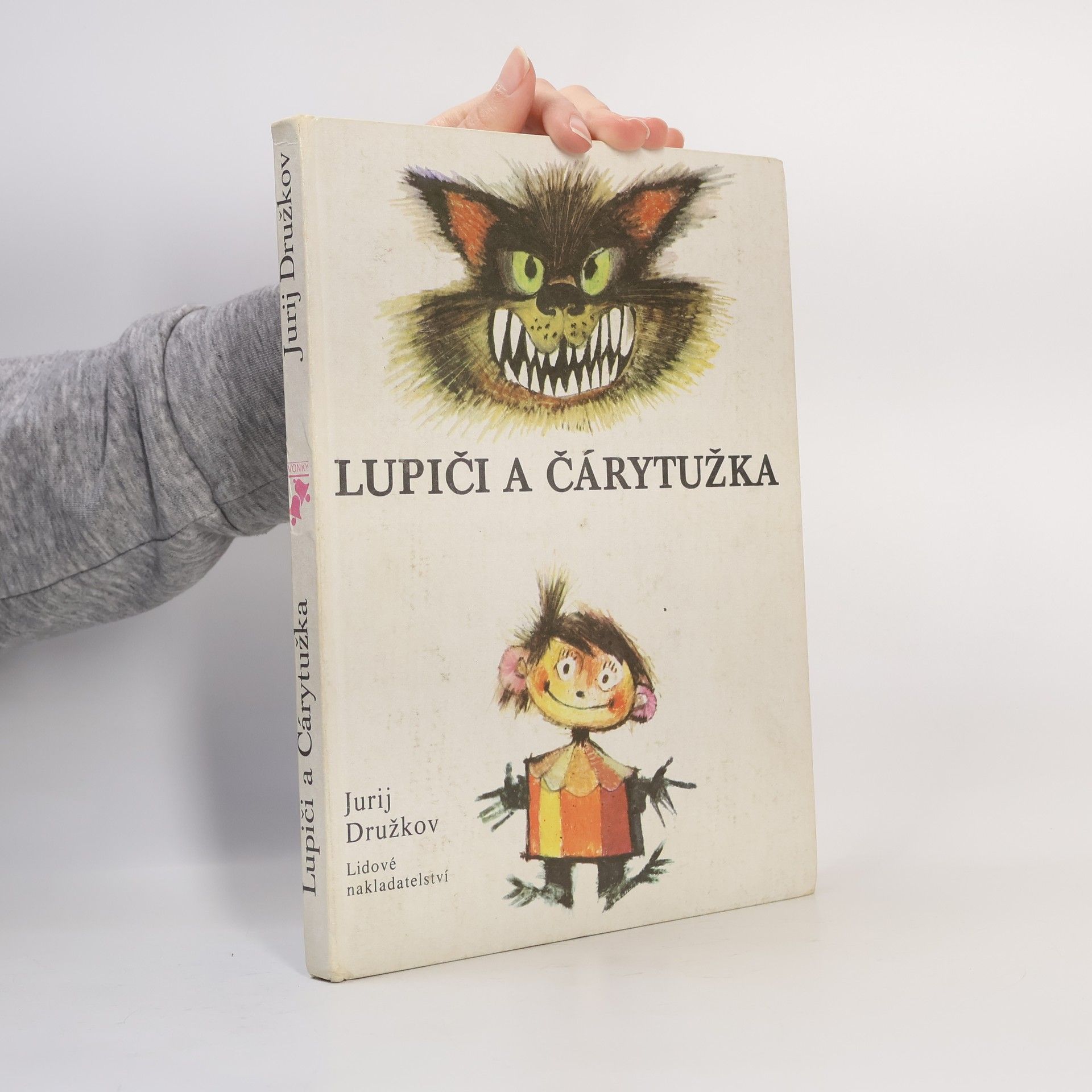 Jurij Družkov Lupiči a Čárytužka