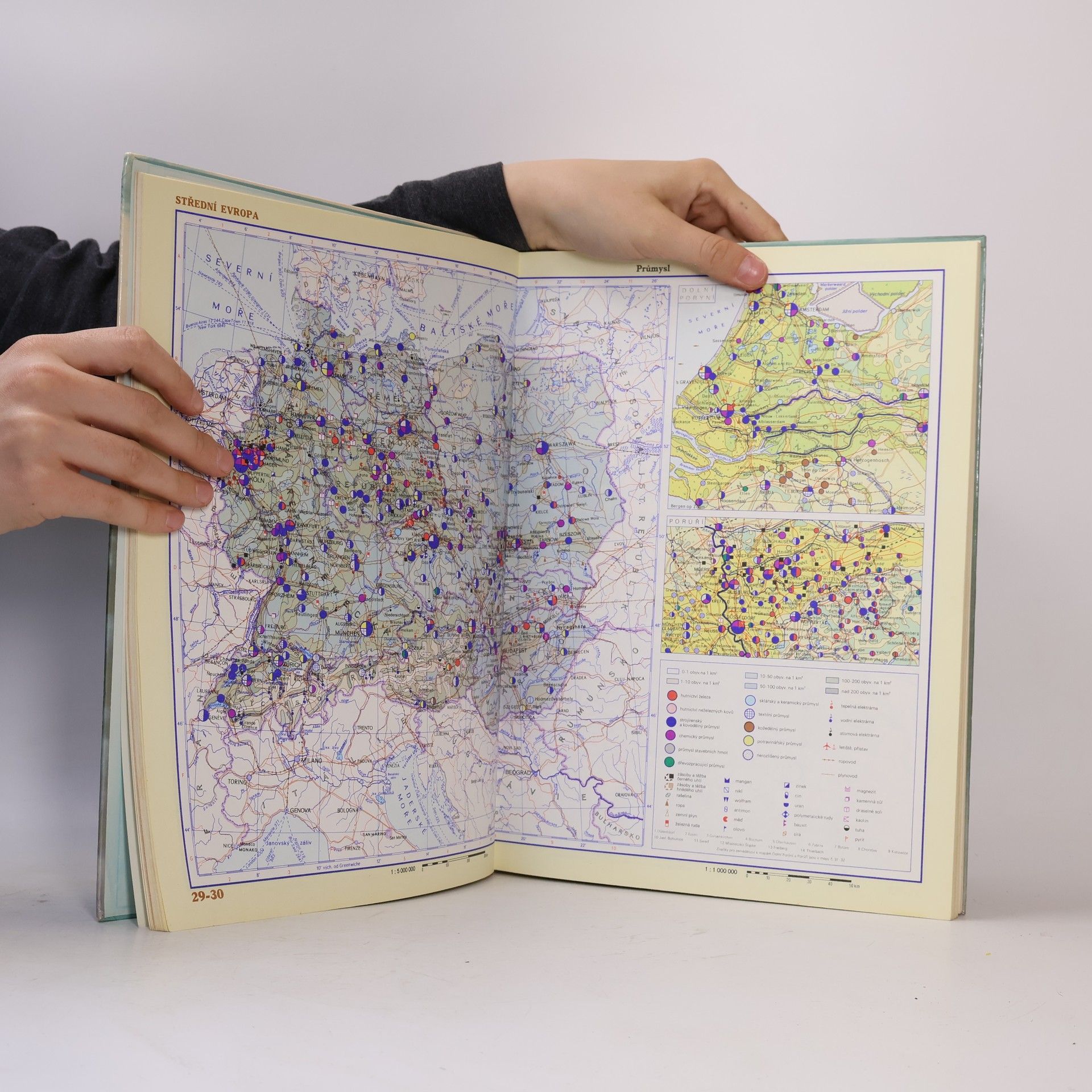 Various authors Atlas světa