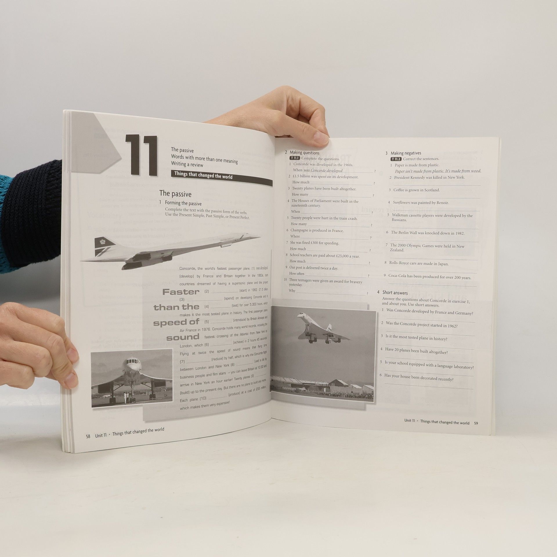 John Soars New Headway English course : pre-intermediate workbook with key