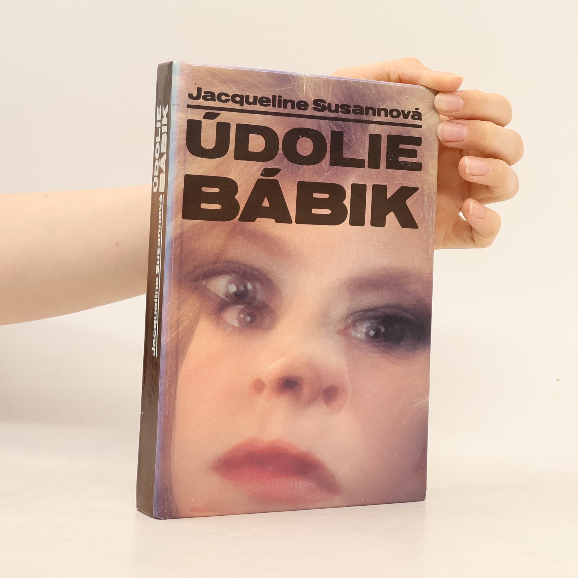 Jacqueline Susann Údolie bábik