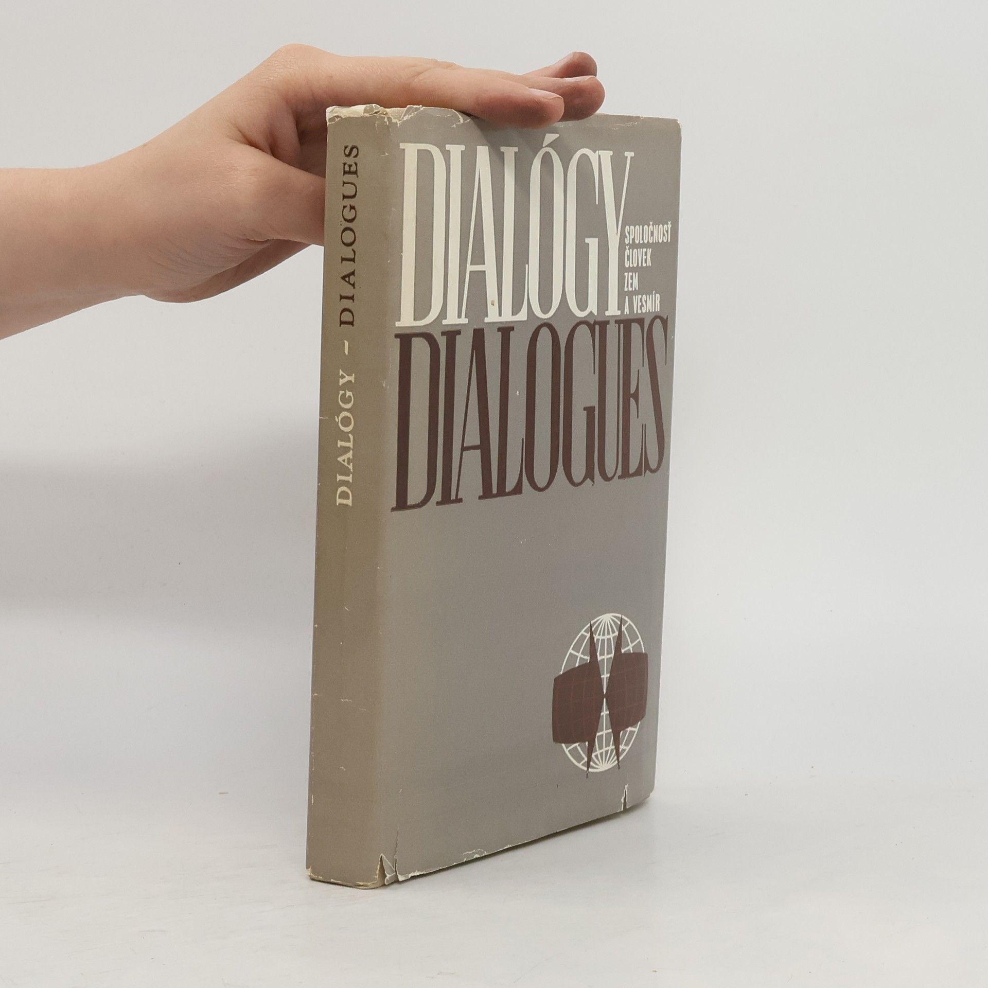 Kamila Fircáková Dialógy - dialogues : spoločnosť, človek, zem a vesmír