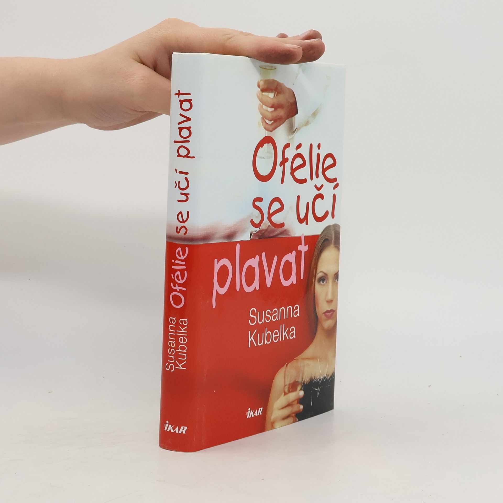 Susanna Kubelka Ofélie se učí plavat