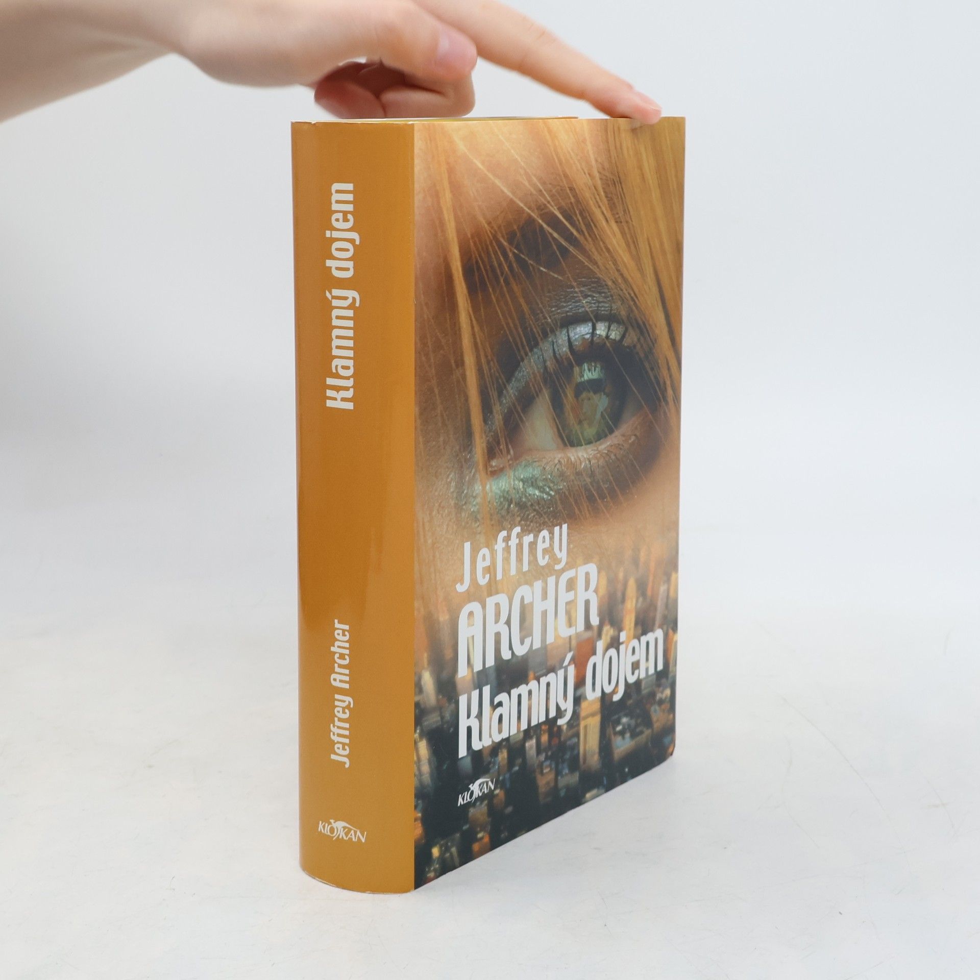 Jeffrey Archer Klamný dojem