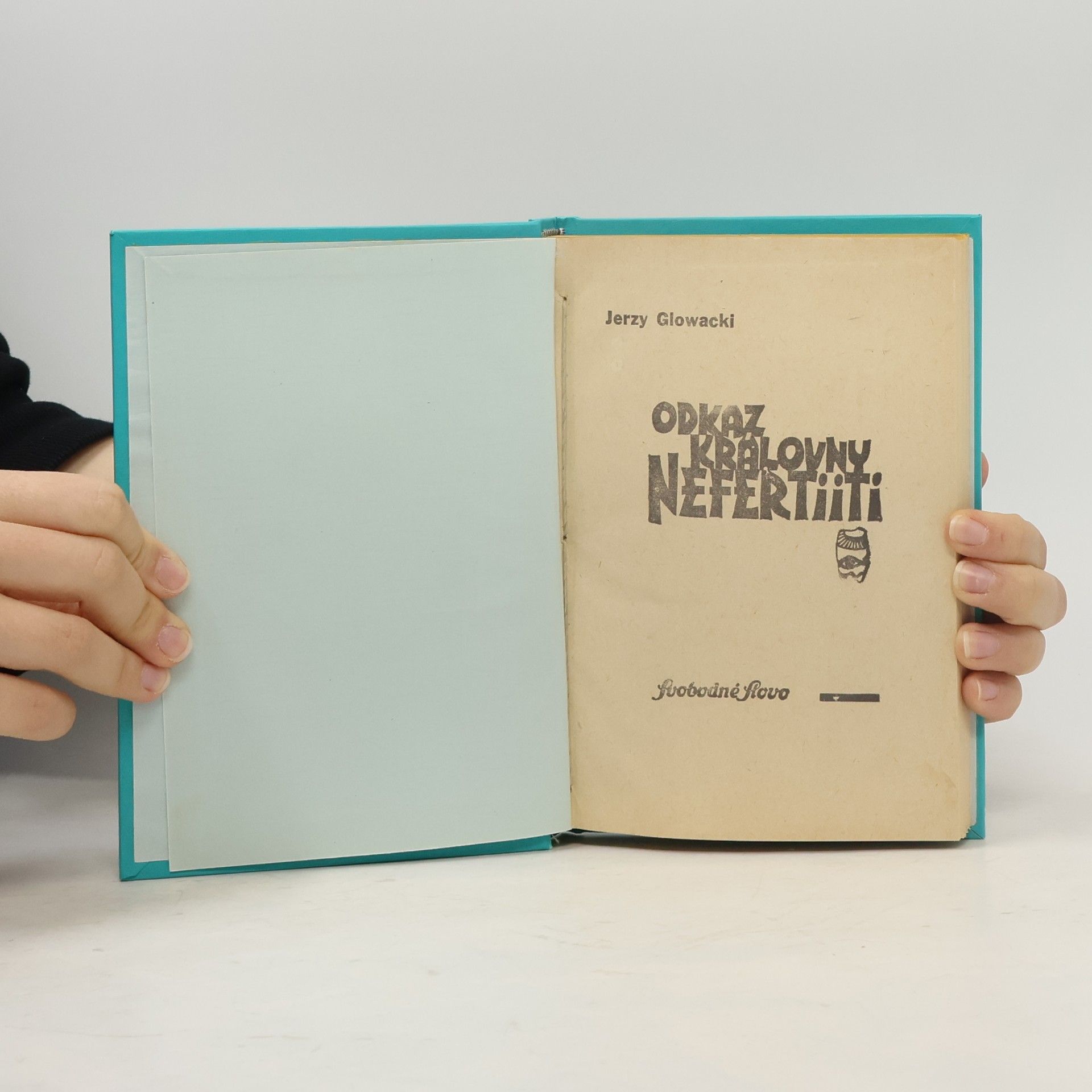 Jerzy Glowacki Odkaz královny Nefertiti