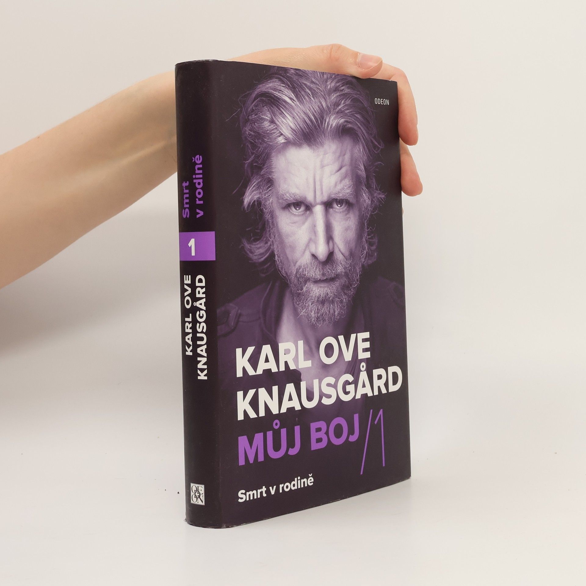 Karl Ove Knausgård Můj boj. 1, Smrt v rodině