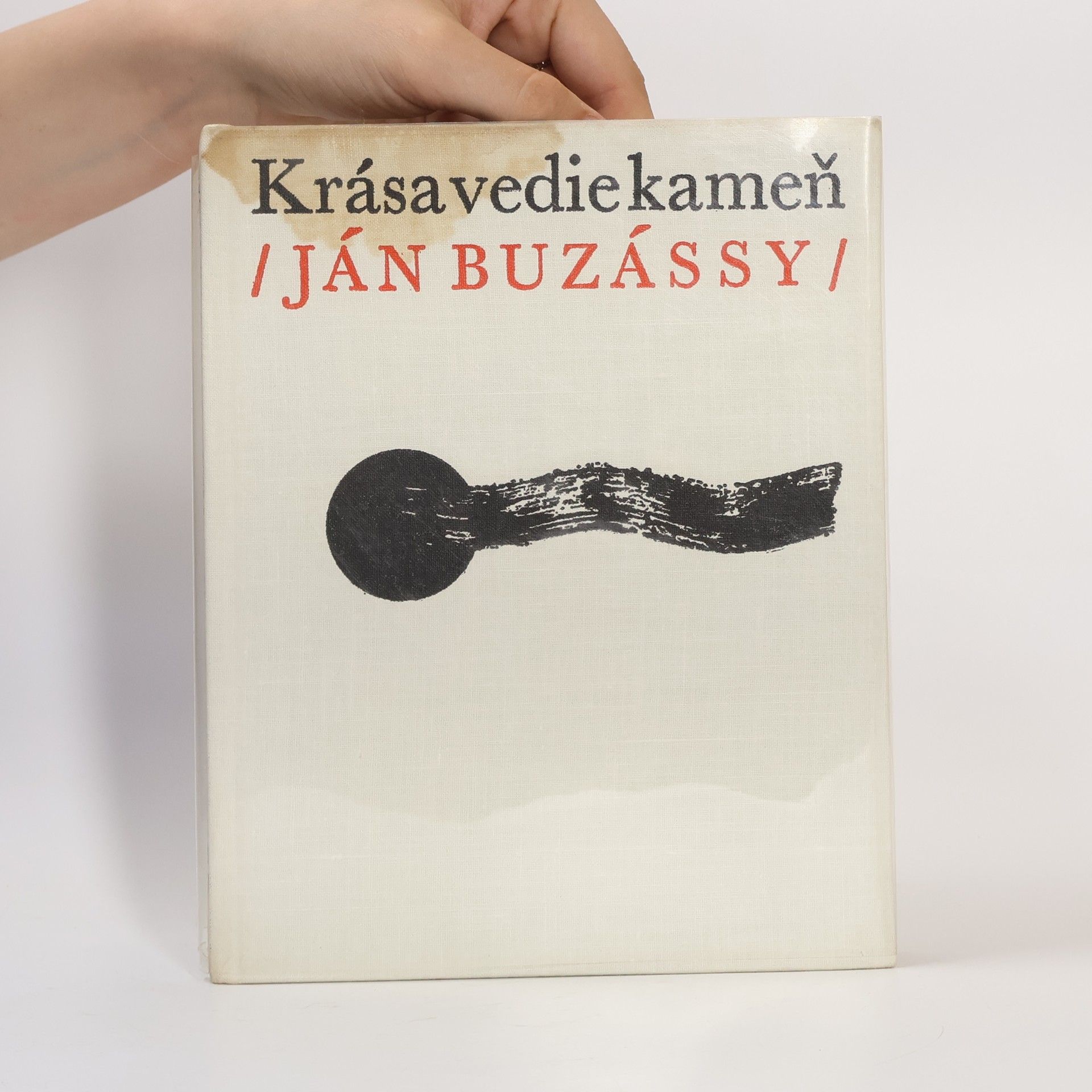 Ján Buzássy Krása vedie kameň