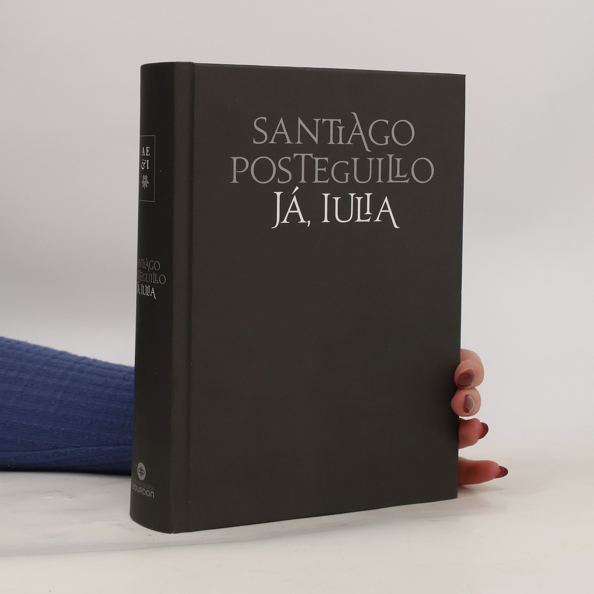 Anna Tkáčová Já, Iulia