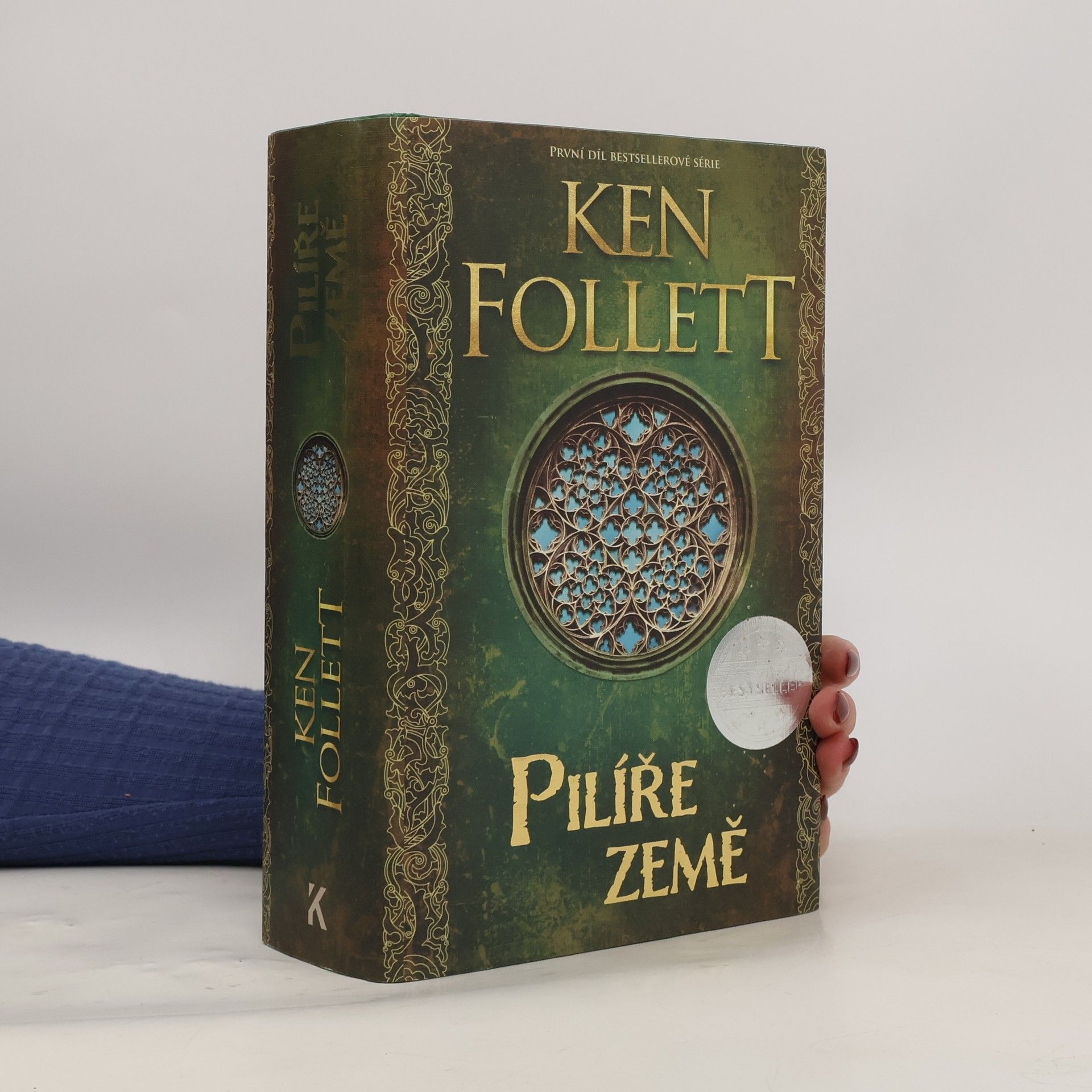 Ken Follett Pilíře země