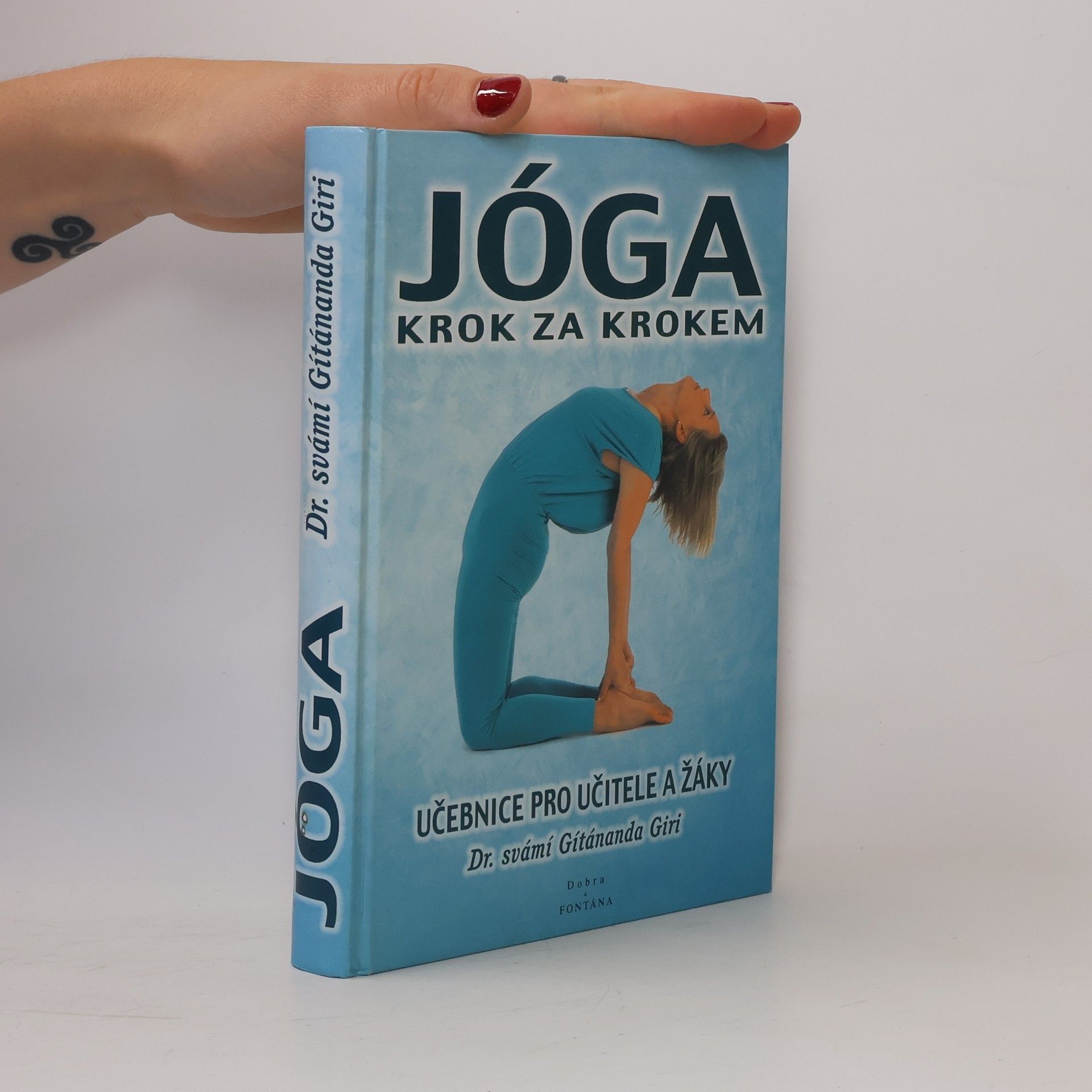 Gítánanda Giri Jóga krok za krokem: učebnice pro učitele a žáky.