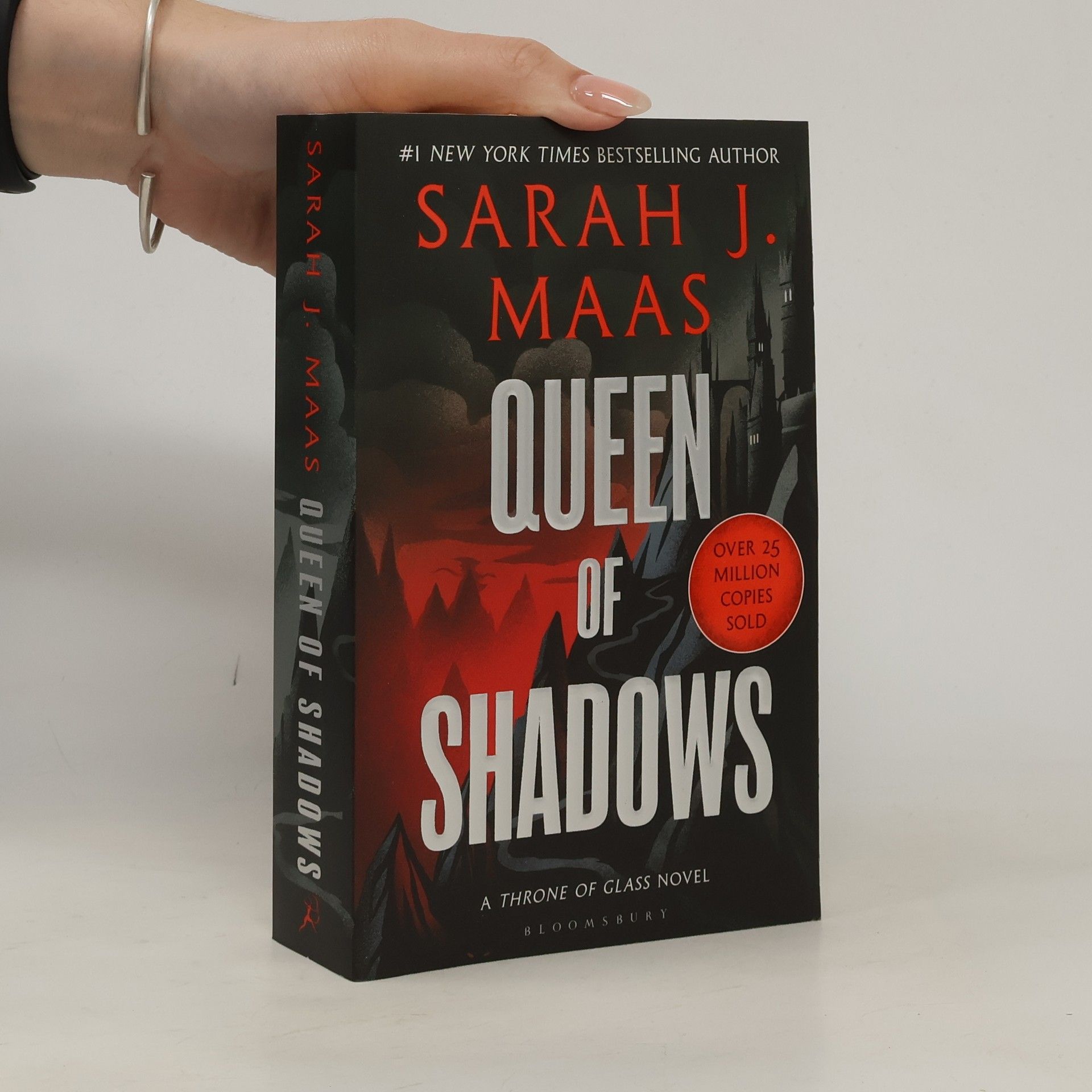 Sarah J. Maas Queen of Shadows