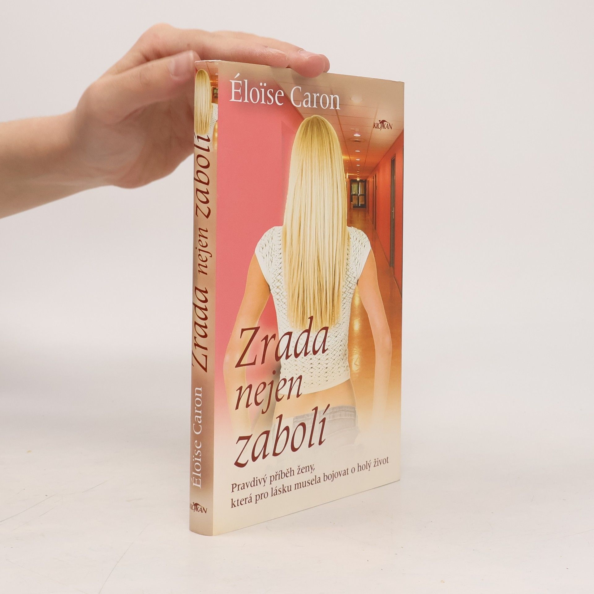 Éloïse Caron Zrada nejen zabolí