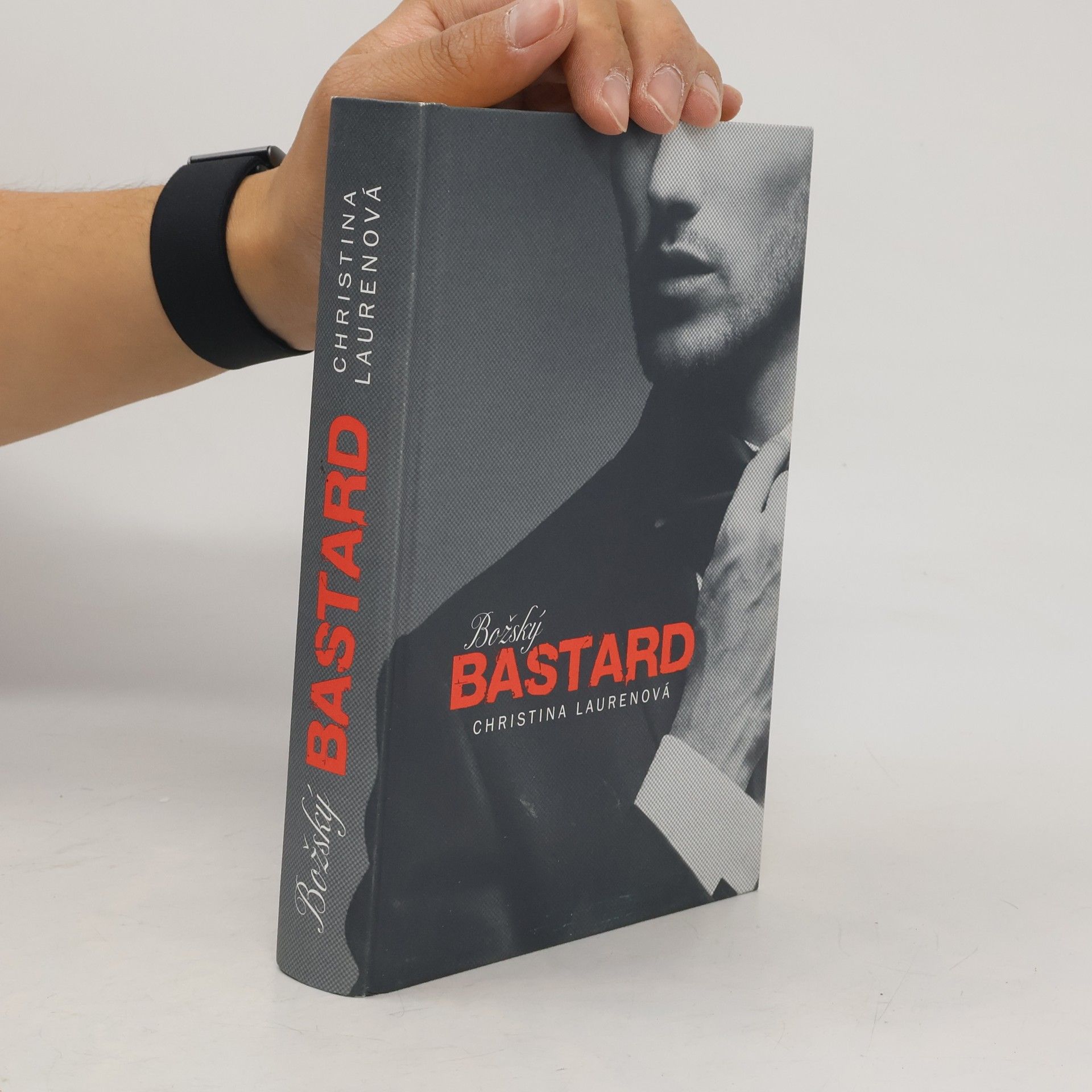 Christina Lauren Božský bastard