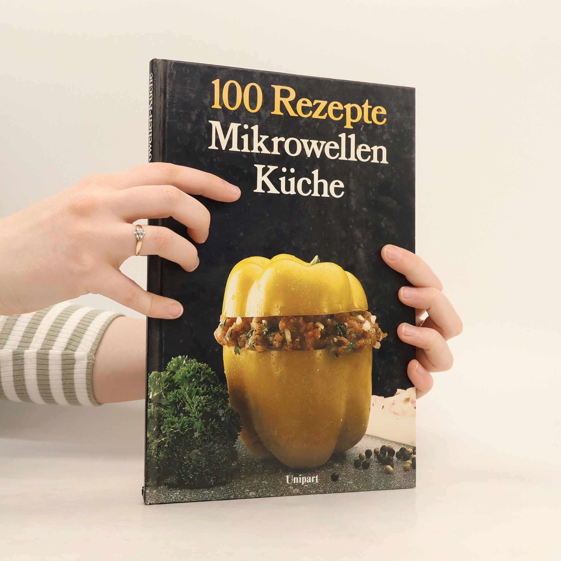 Helga Lederer Microwellen-Küche