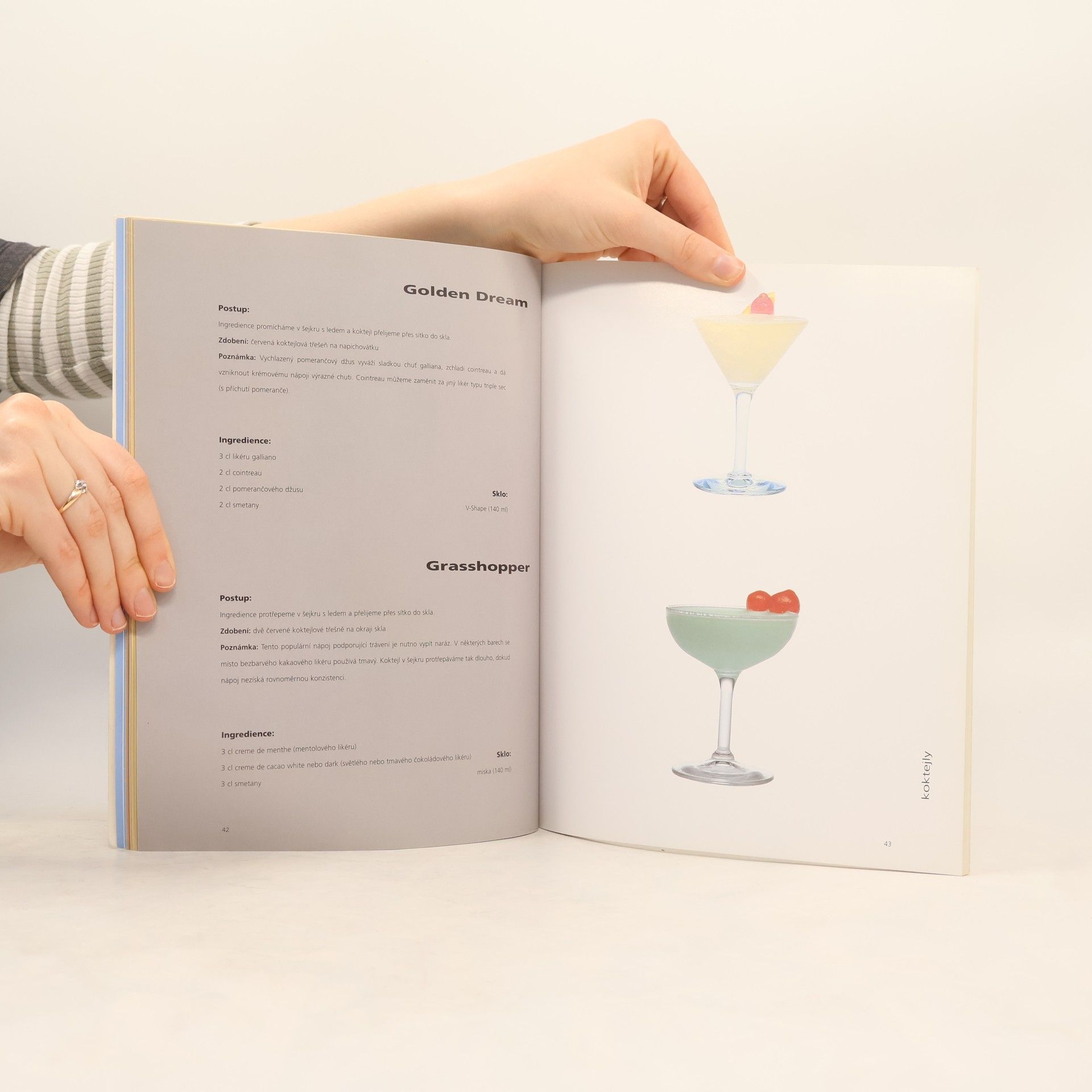 Martina Pirková Koktejly : vůně růží a limetová vodka, módní koktejly