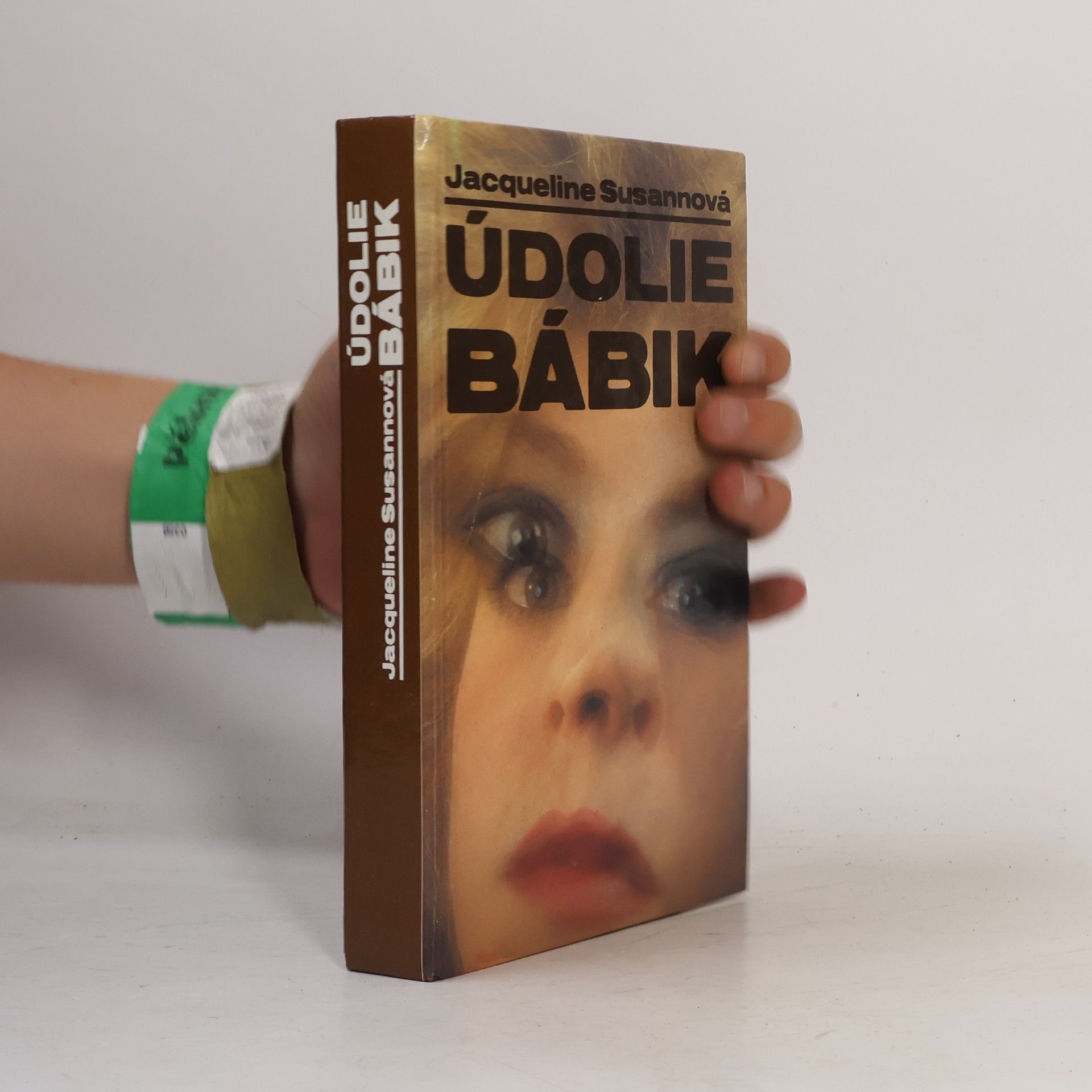 Jacqueline Susann Údolie bábik