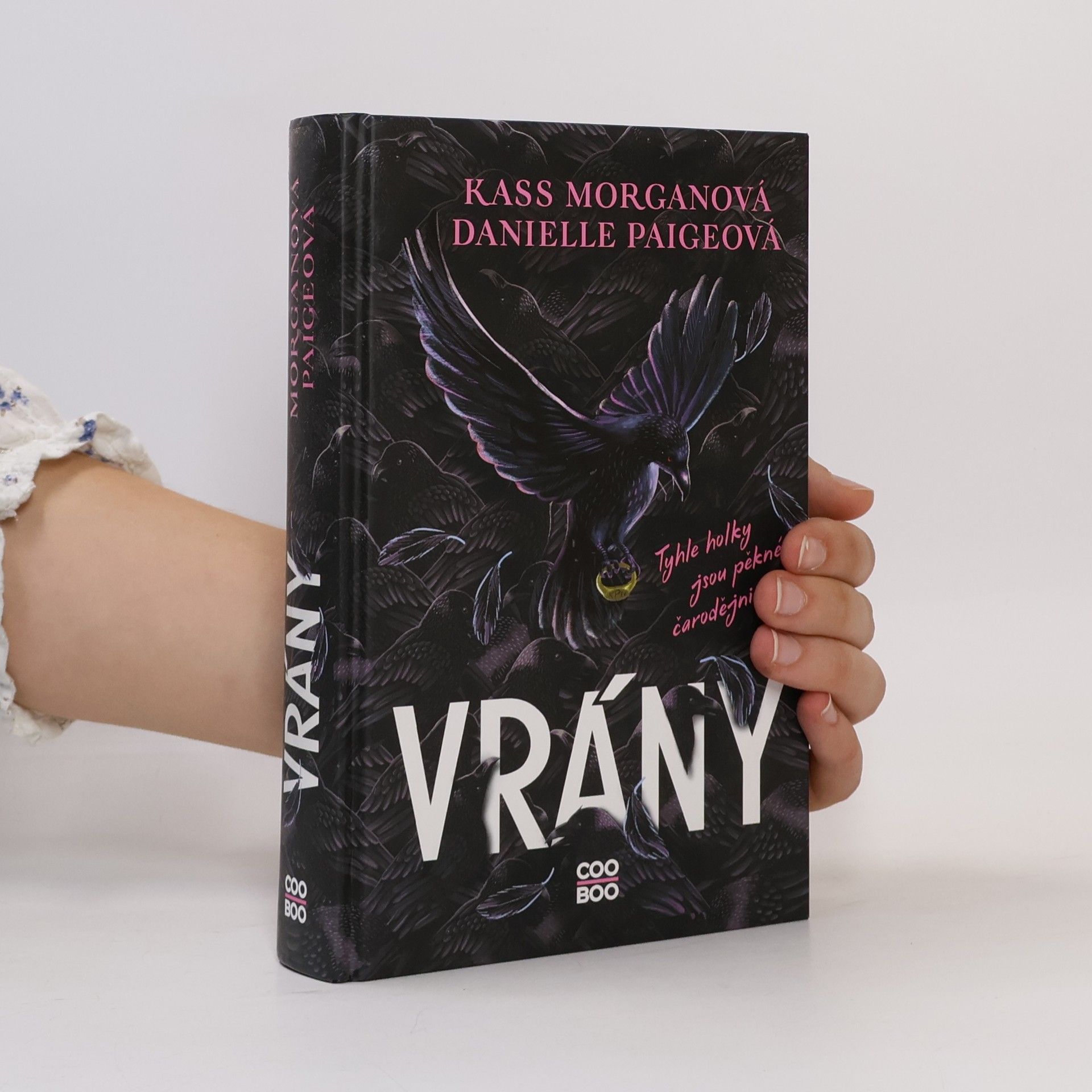Kass Morgan Vrány
