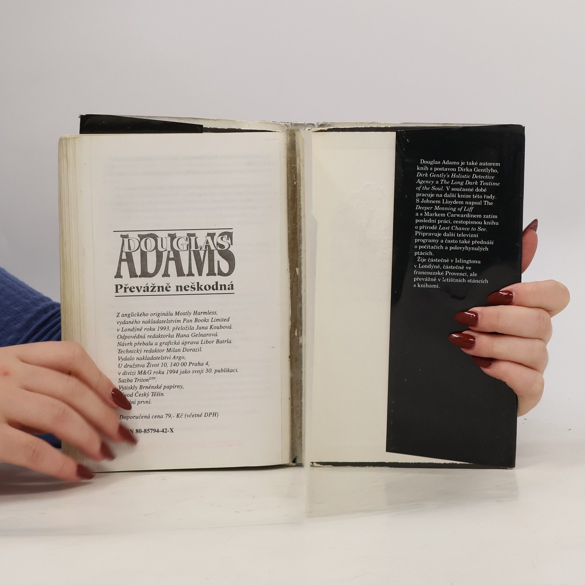 Douglas Adams Převážně neškodná