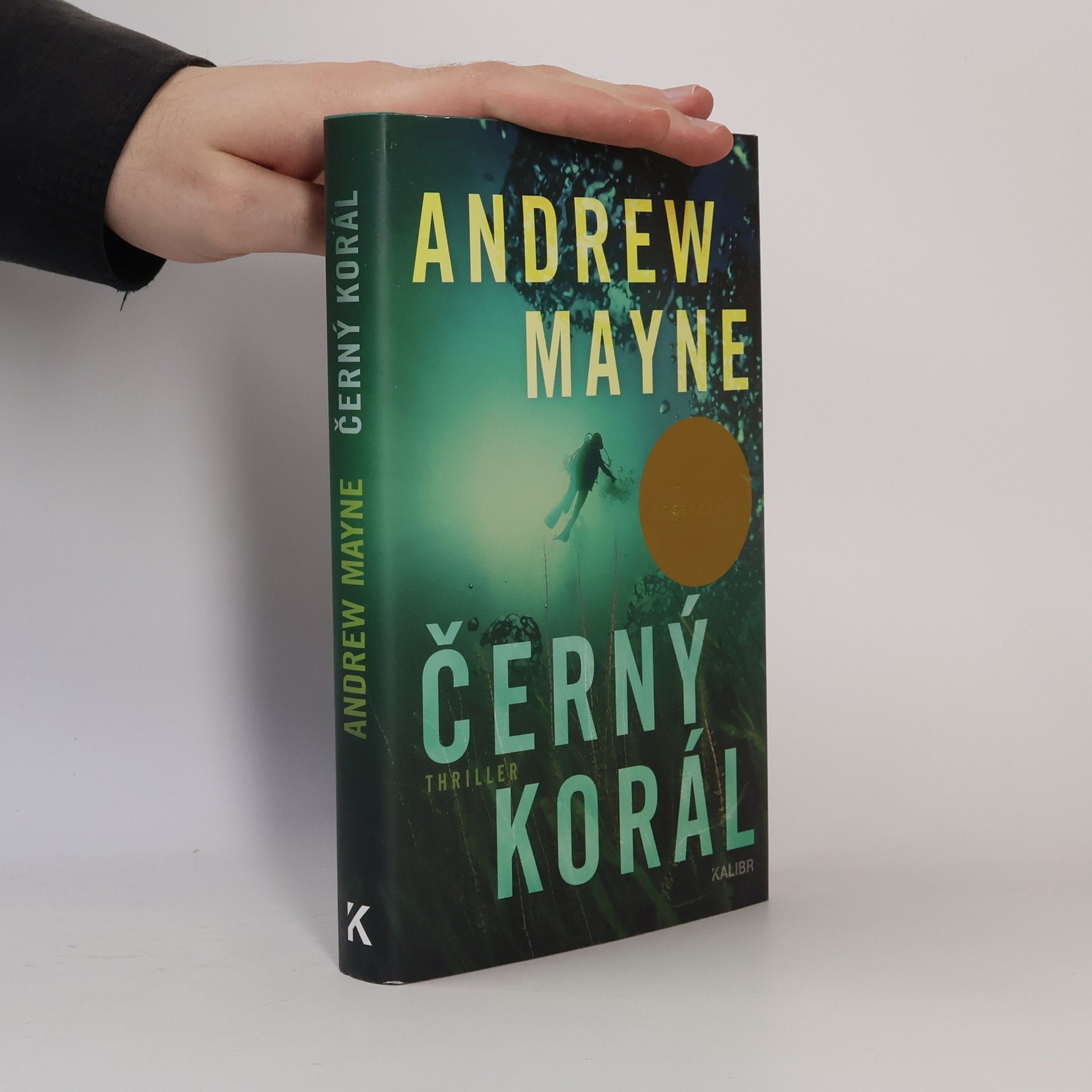 Andrew Mayne Černý korál