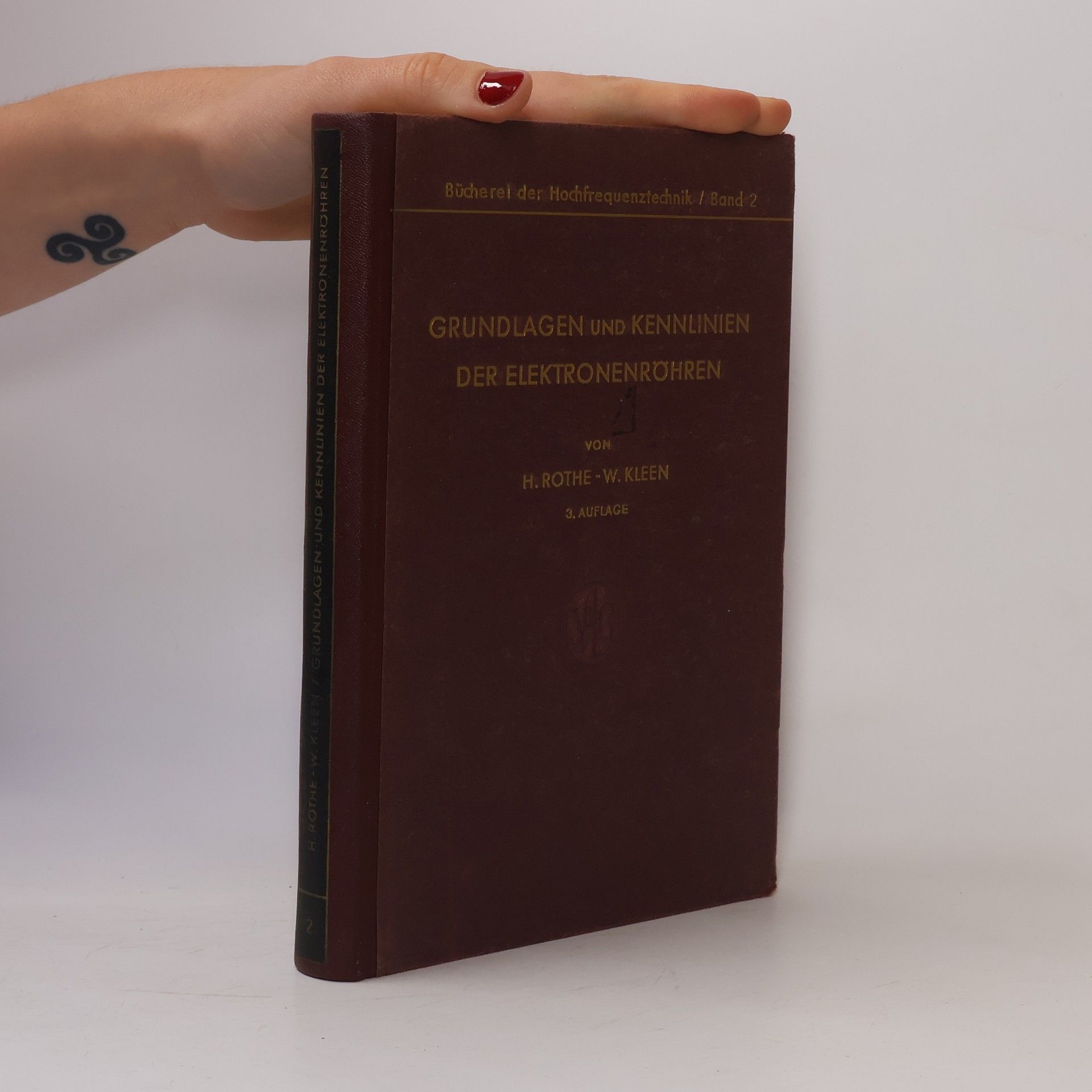 Grundlagen und Kennlinien der Elektronenröhren